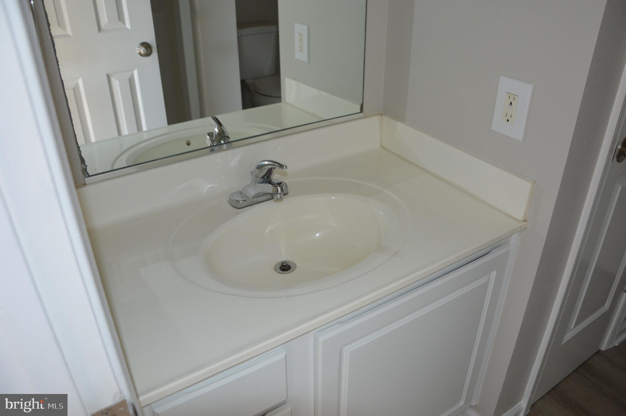 CEDAR LEE CONDOMINIUM - Residential Lease