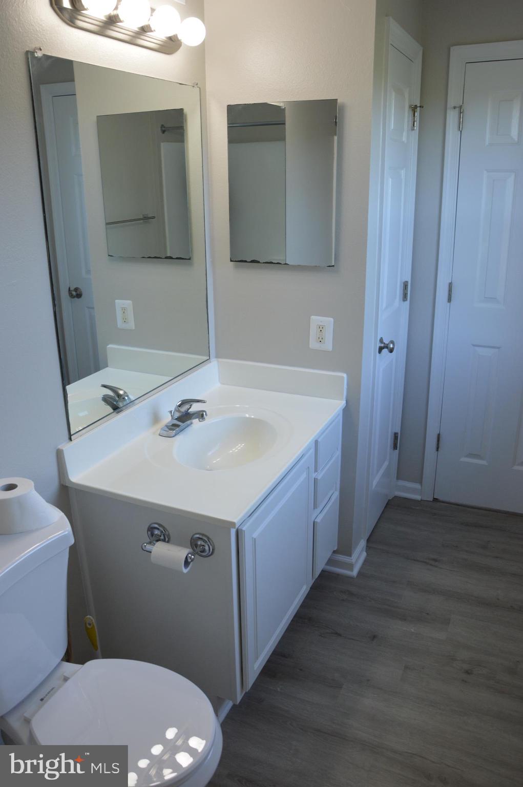 CEDAR LEE CONDOMINIUM - Residential Lease