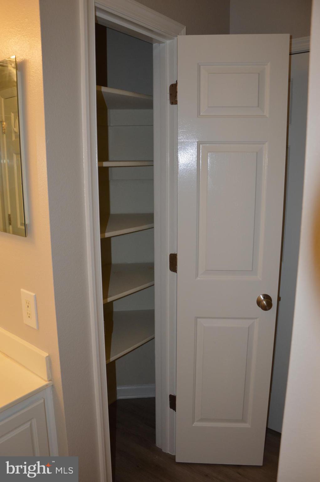 CEDAR LEE CONDOMINIUM - Residential Lease