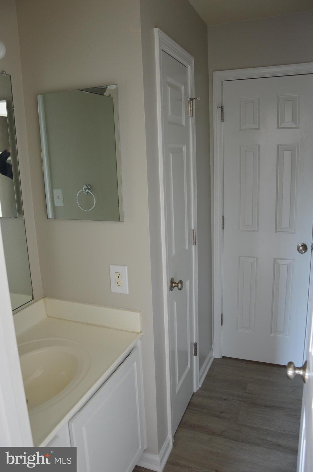 CEDAR LEE CONDOMINIUM - Residential Lease