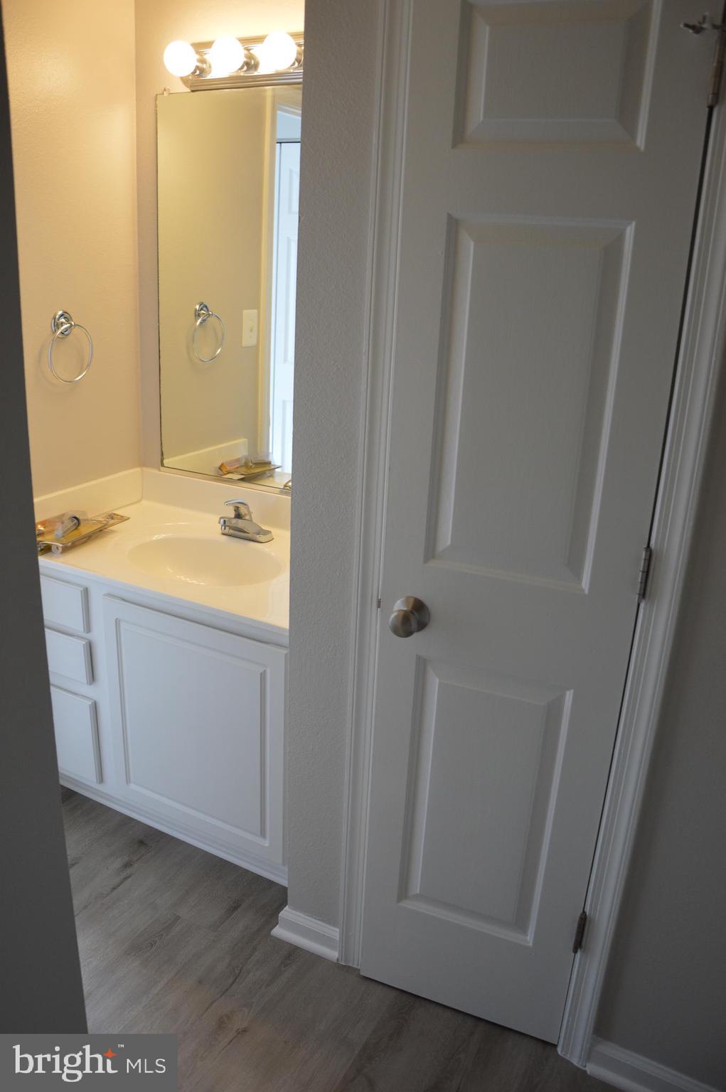 CEDAR LEE CONDOMINIUM - Residential Lease