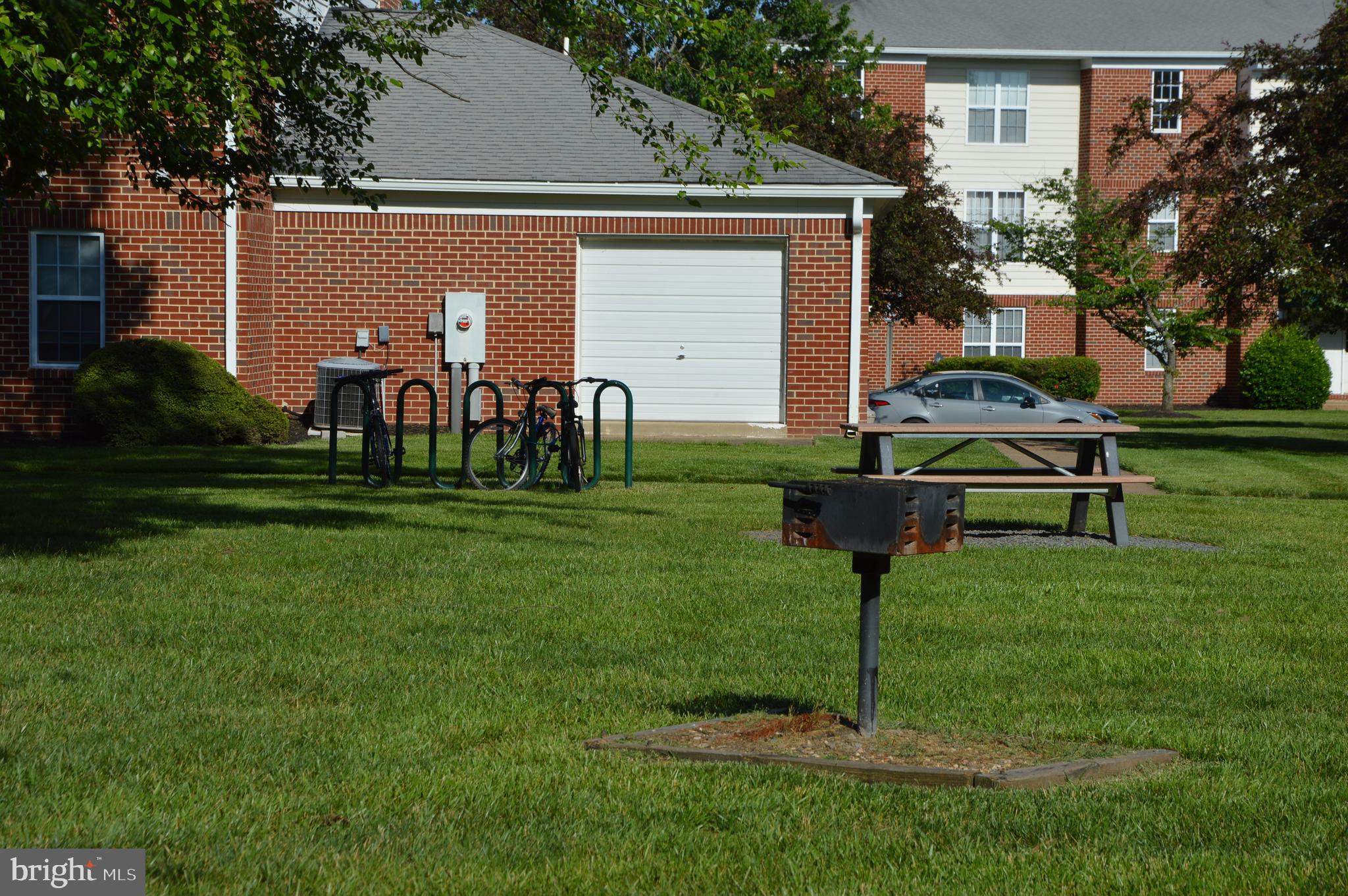 CEDAR LEE CONDOMINIUM - Residential Lease