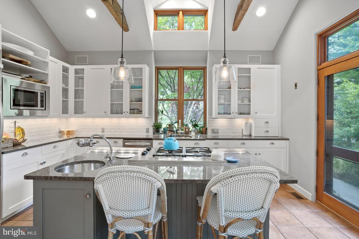 BRADLEY HILLS GROVE - Residential