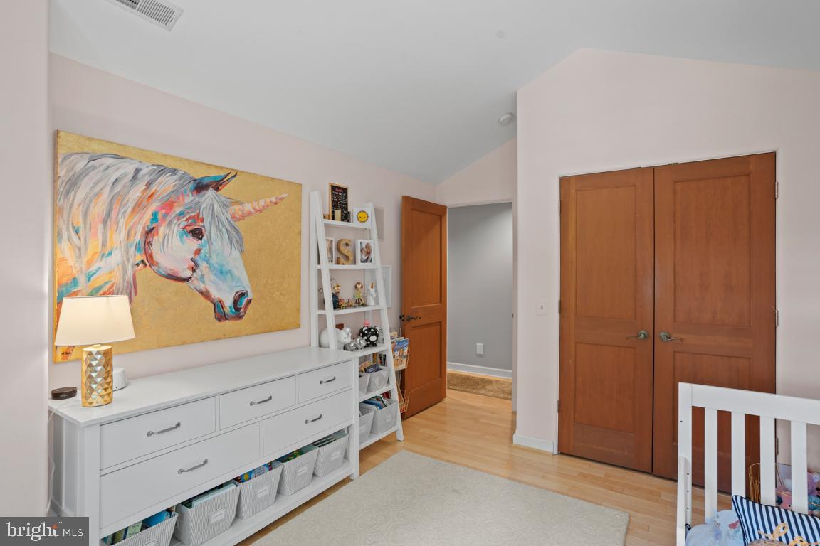 BRADLEY HILLS GROVE - Residential