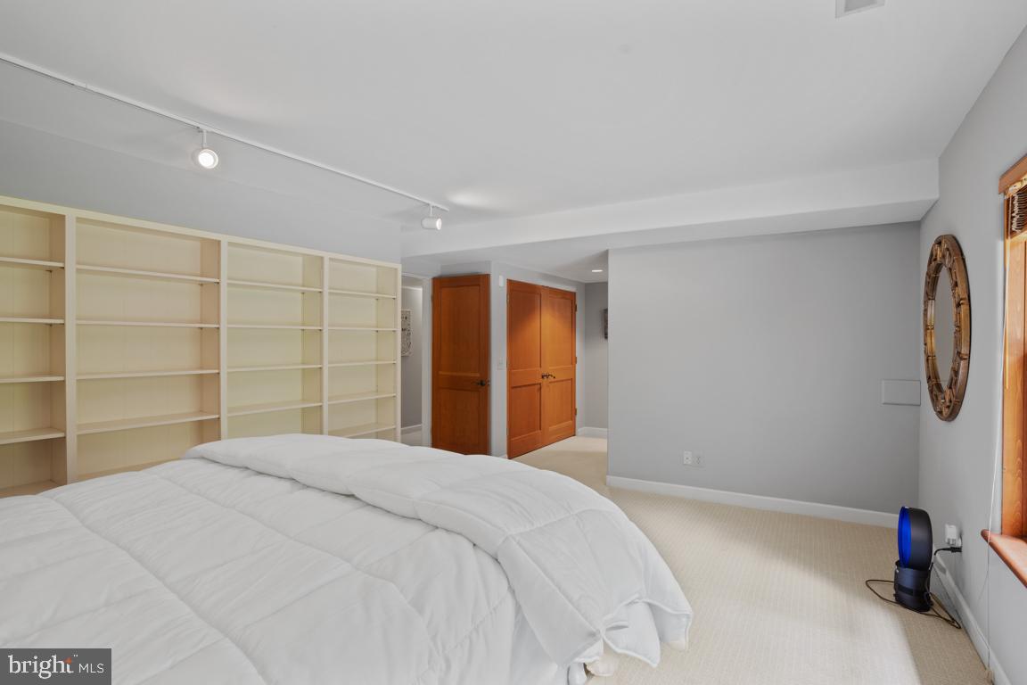 BRADLEY HILLS GROVE - Residential