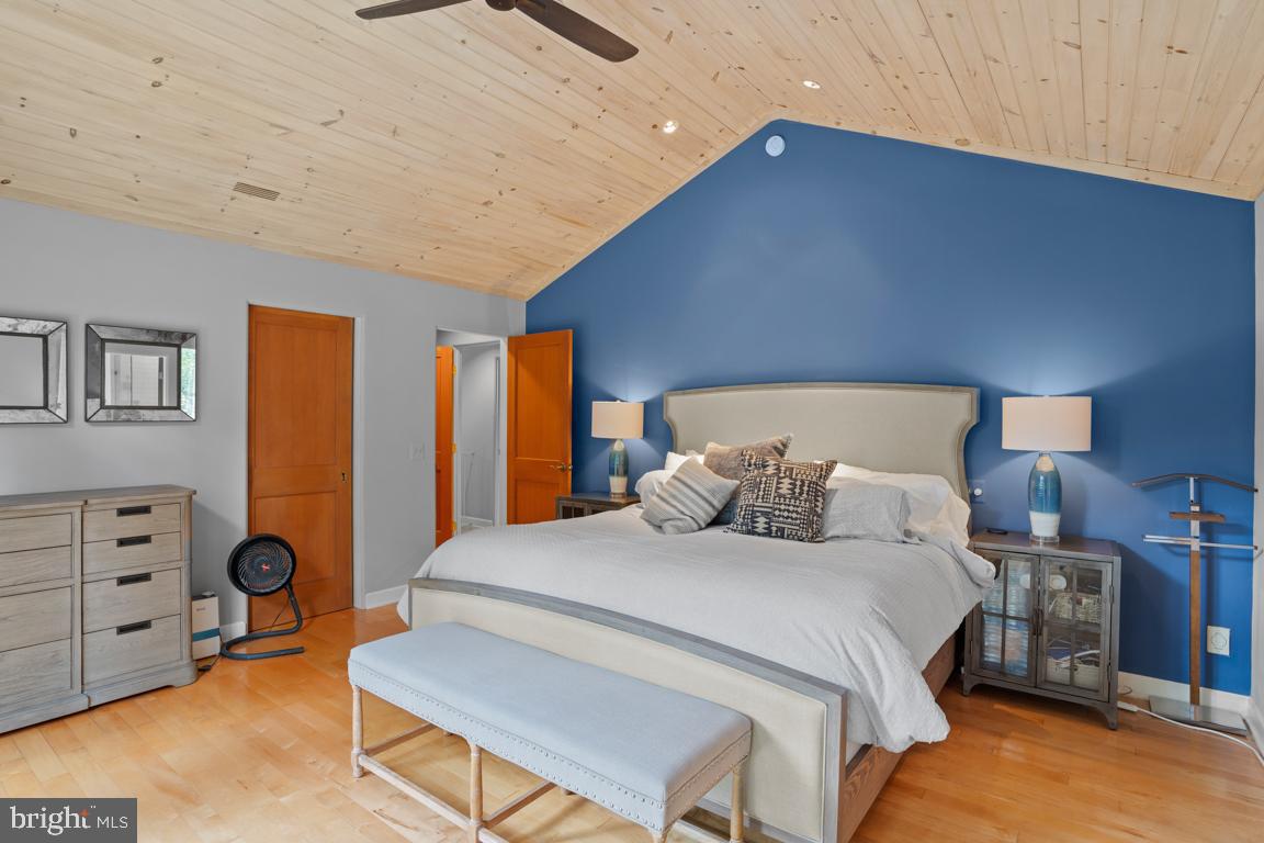 BRADLEY HILLS GROVE - Residential
