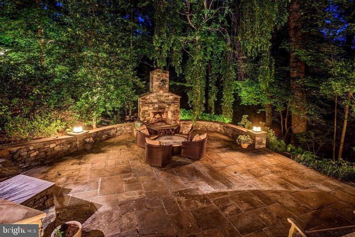 BRADLEY HILLS GROVE - Residential