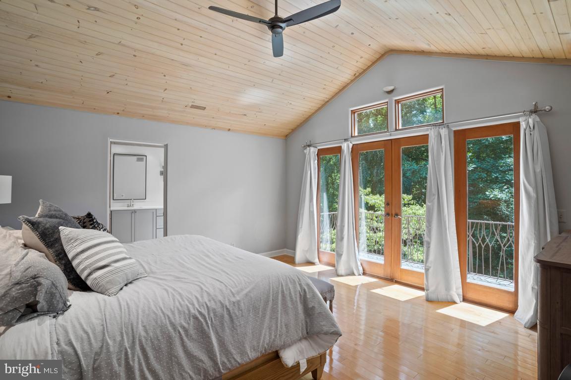 BRADLEY HILLS GROVE - Residential