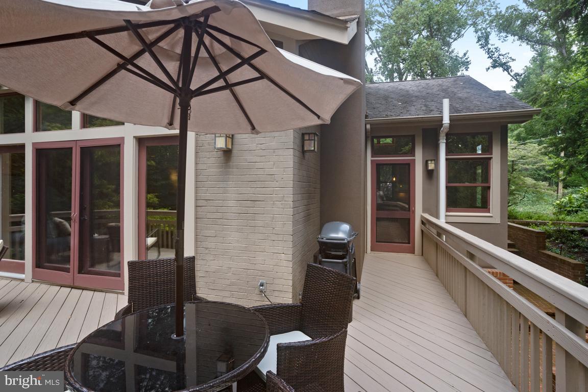 BRADLEY HILLS GROVE - Residential