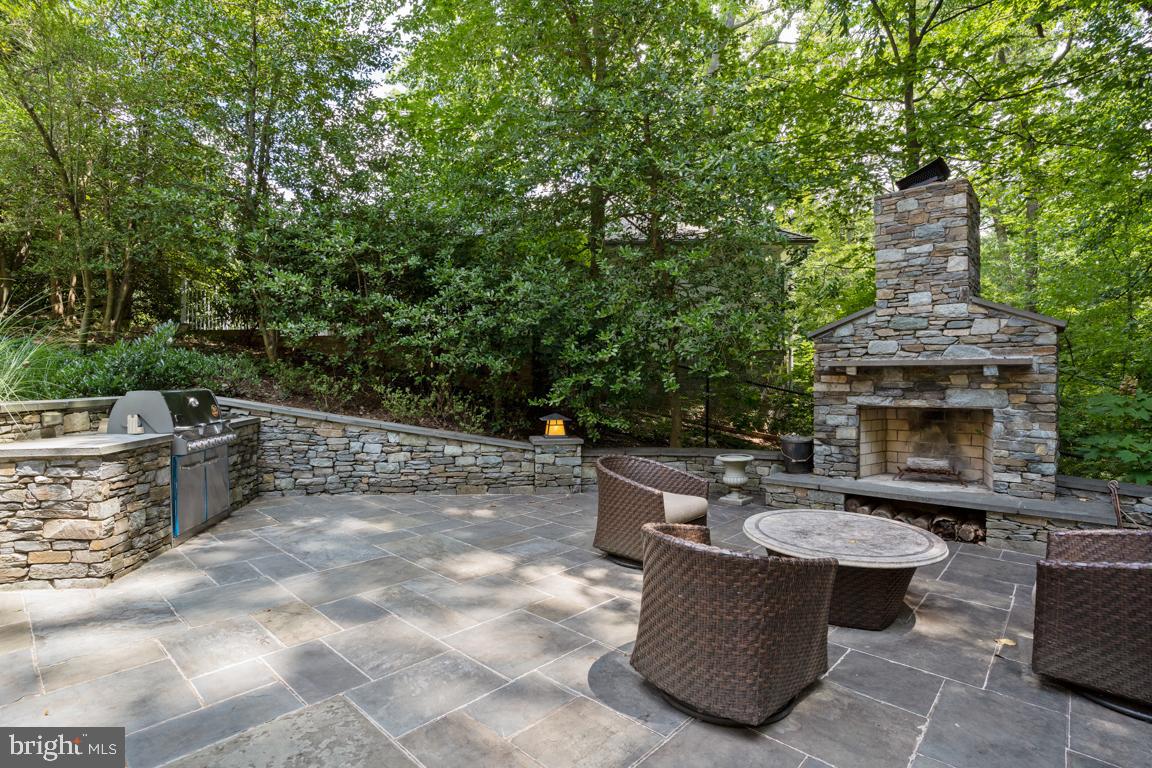 BRADLEY HILLS GROVE - Residential
