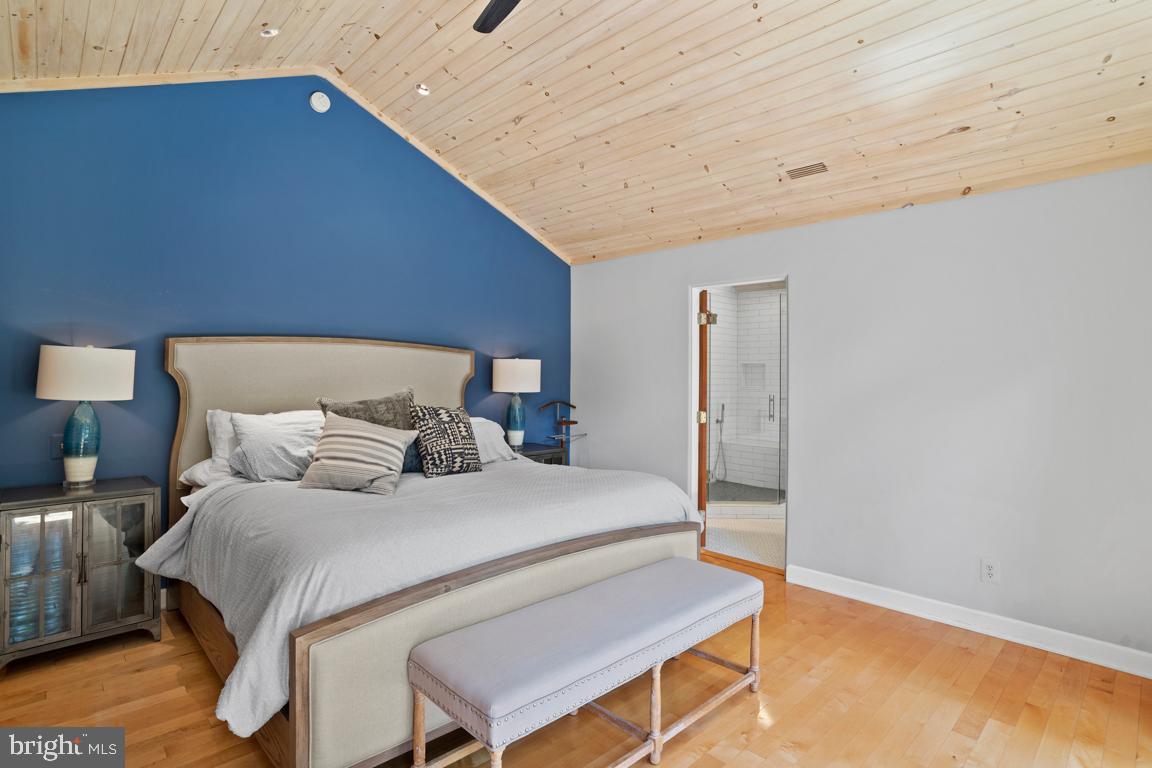 BRADLEY HILLS GROVE - Residential