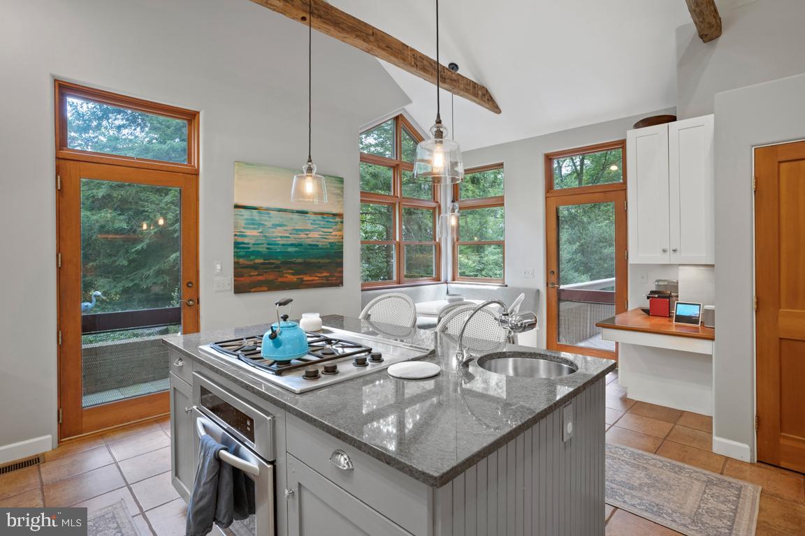 BRADLEY HILLS GROVE - Residential