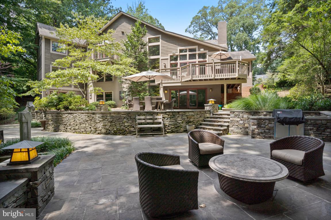 BRADLEY HILLS GROVE - Residential