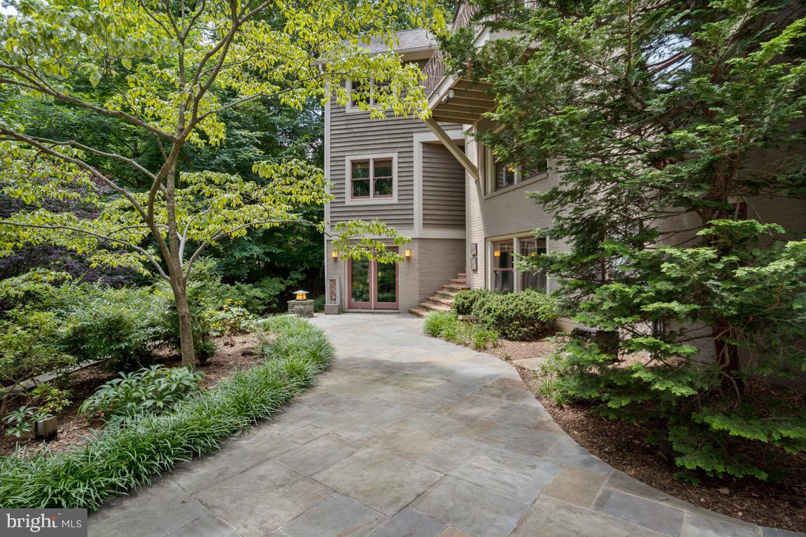 BRADLEY HILLS GROVE - Residential