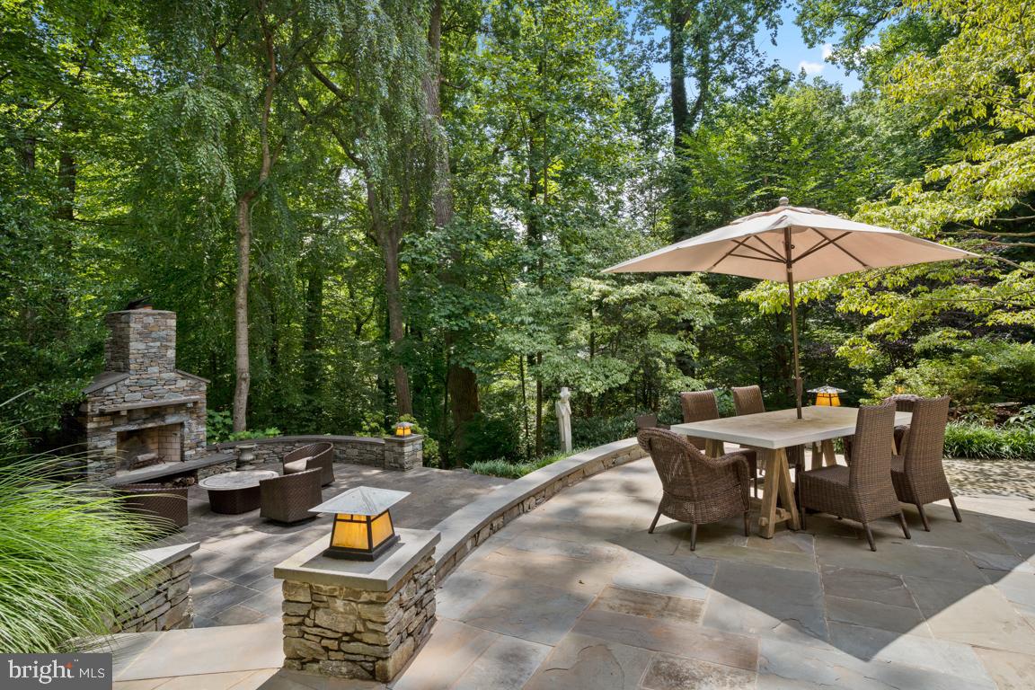BRADLEY HILLS GROVE - Residential
