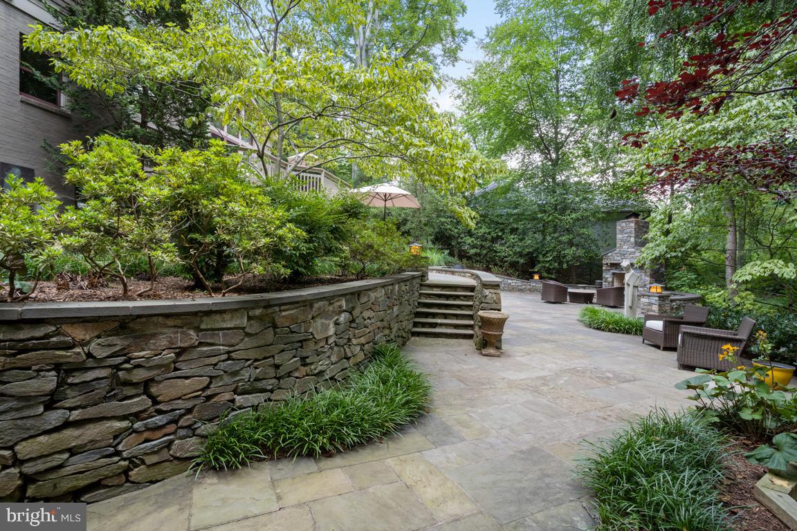 BRADLEY HILLS GROVE - Residential