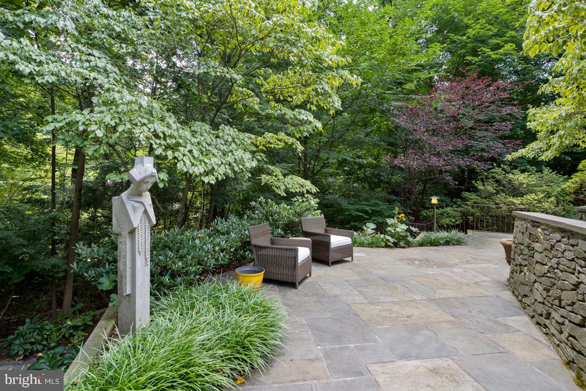 BRADLEY HILLS GROVE - Residential