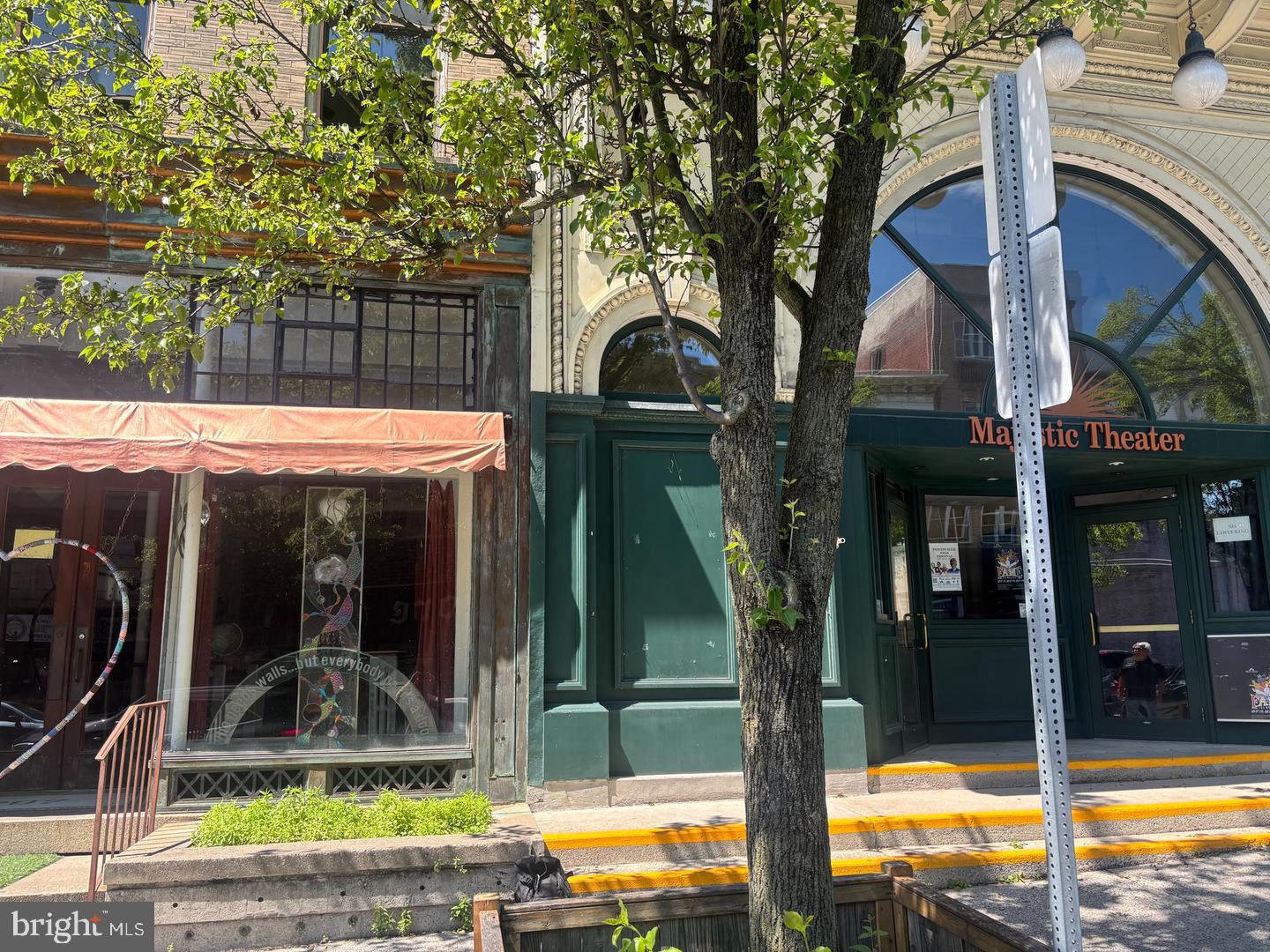 203 N CENTRE STREET