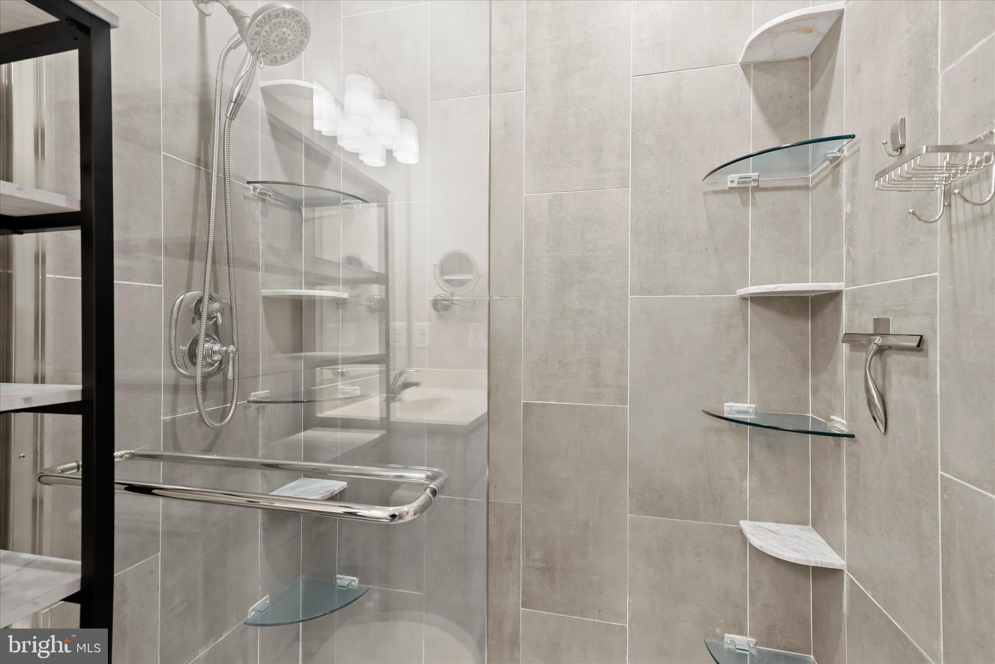 MORRIS HILL - Residential