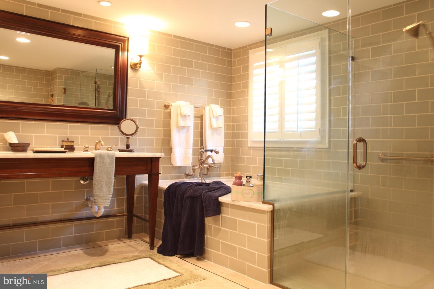 RAPPAHANNOCK - Commercial Sale