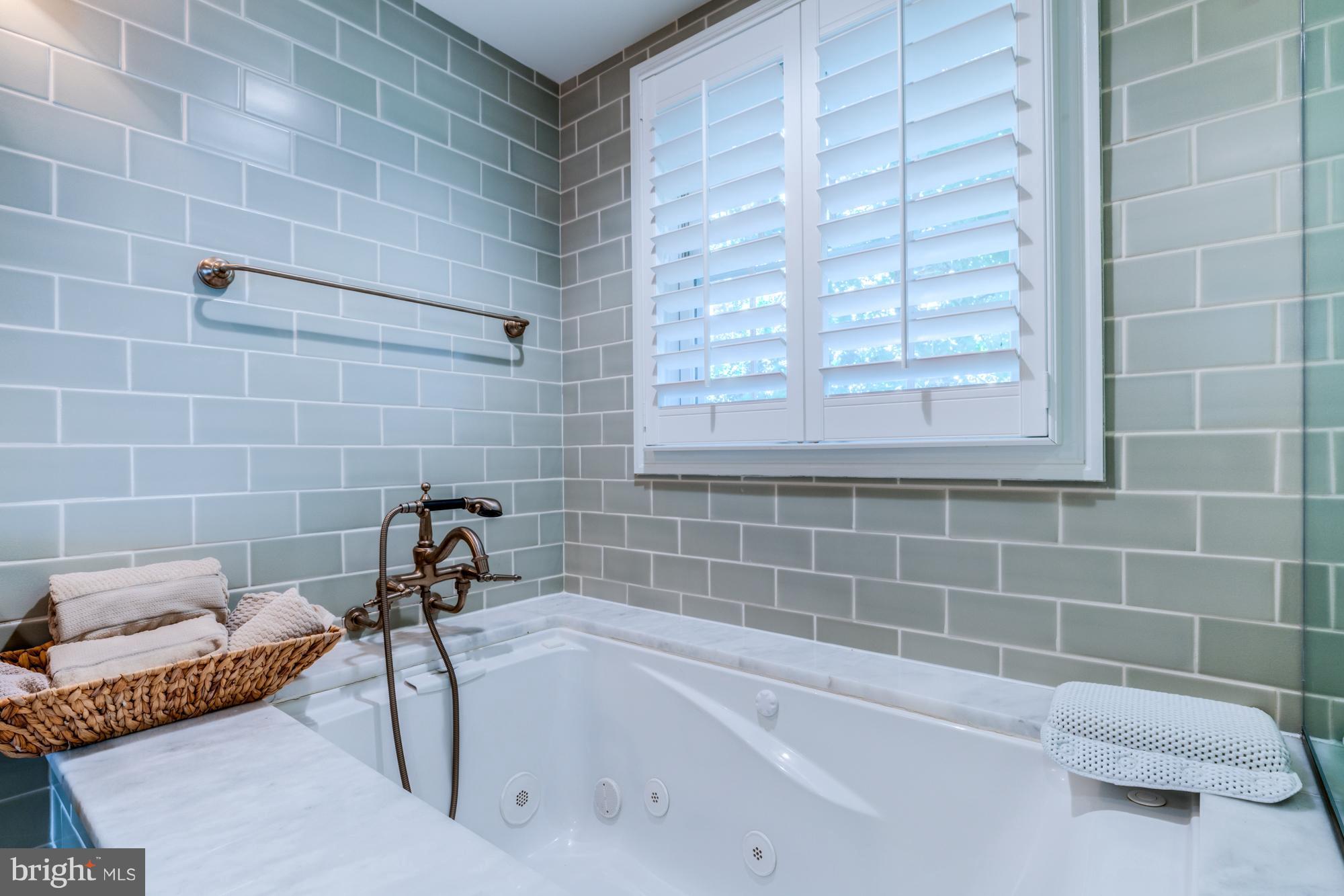 RAPPAHANNOCK - Commercial Sale