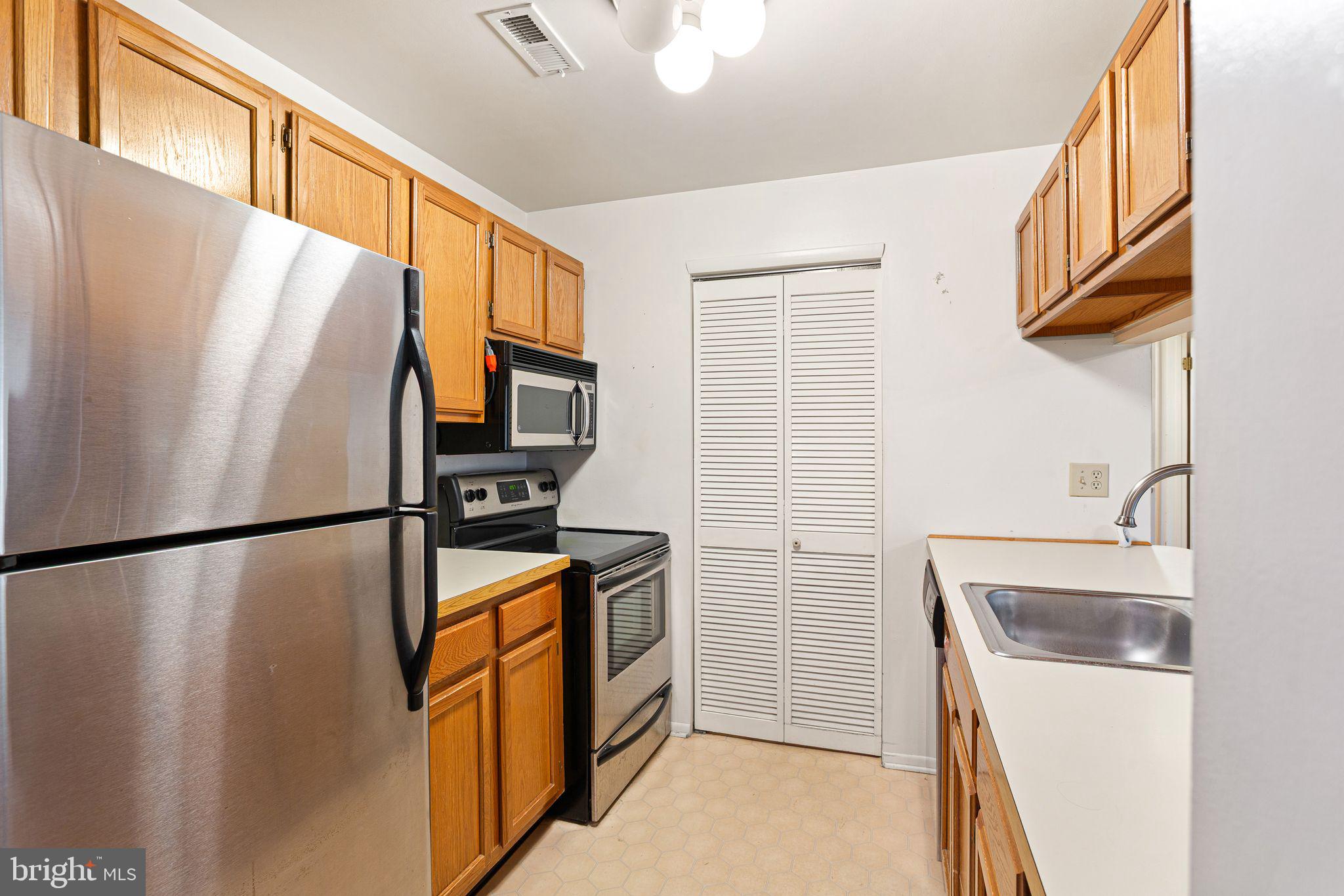 2411 DURHAM COURT