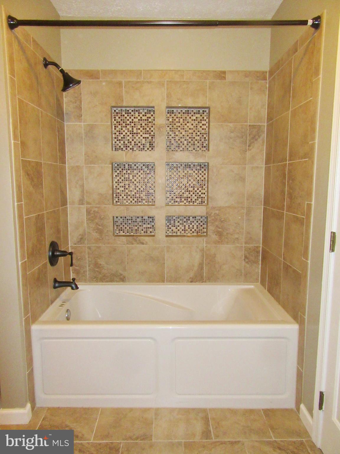 AMBERLEIGH FARMS - Residential