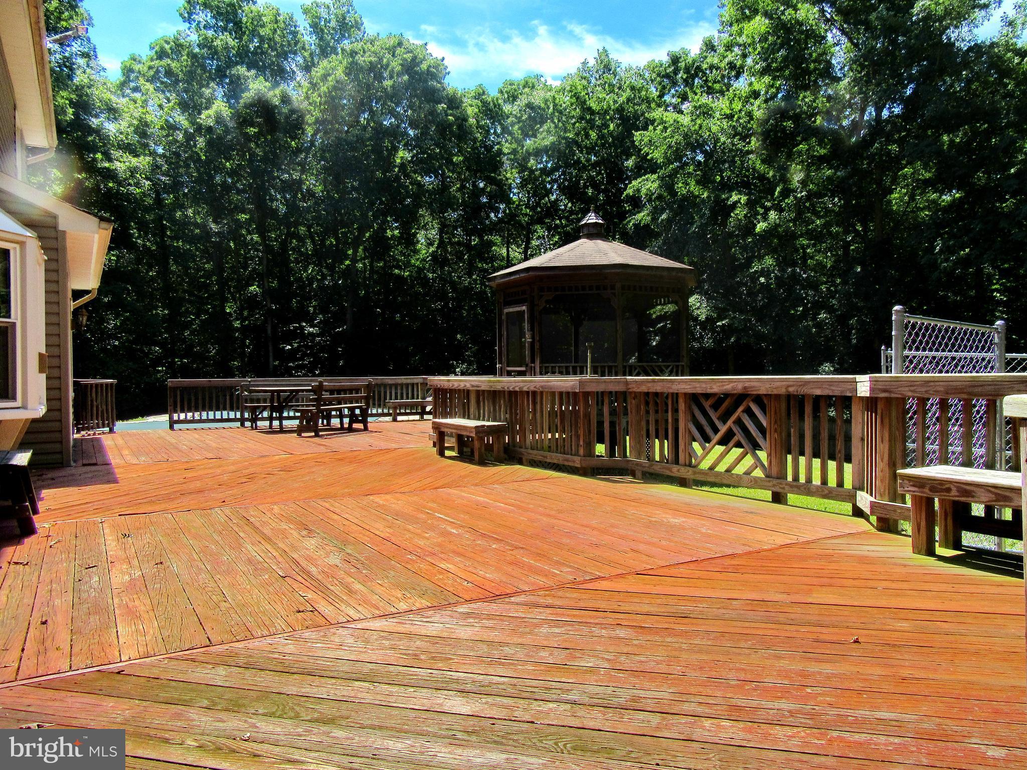 AMBERLEIGH FARMS - Residential