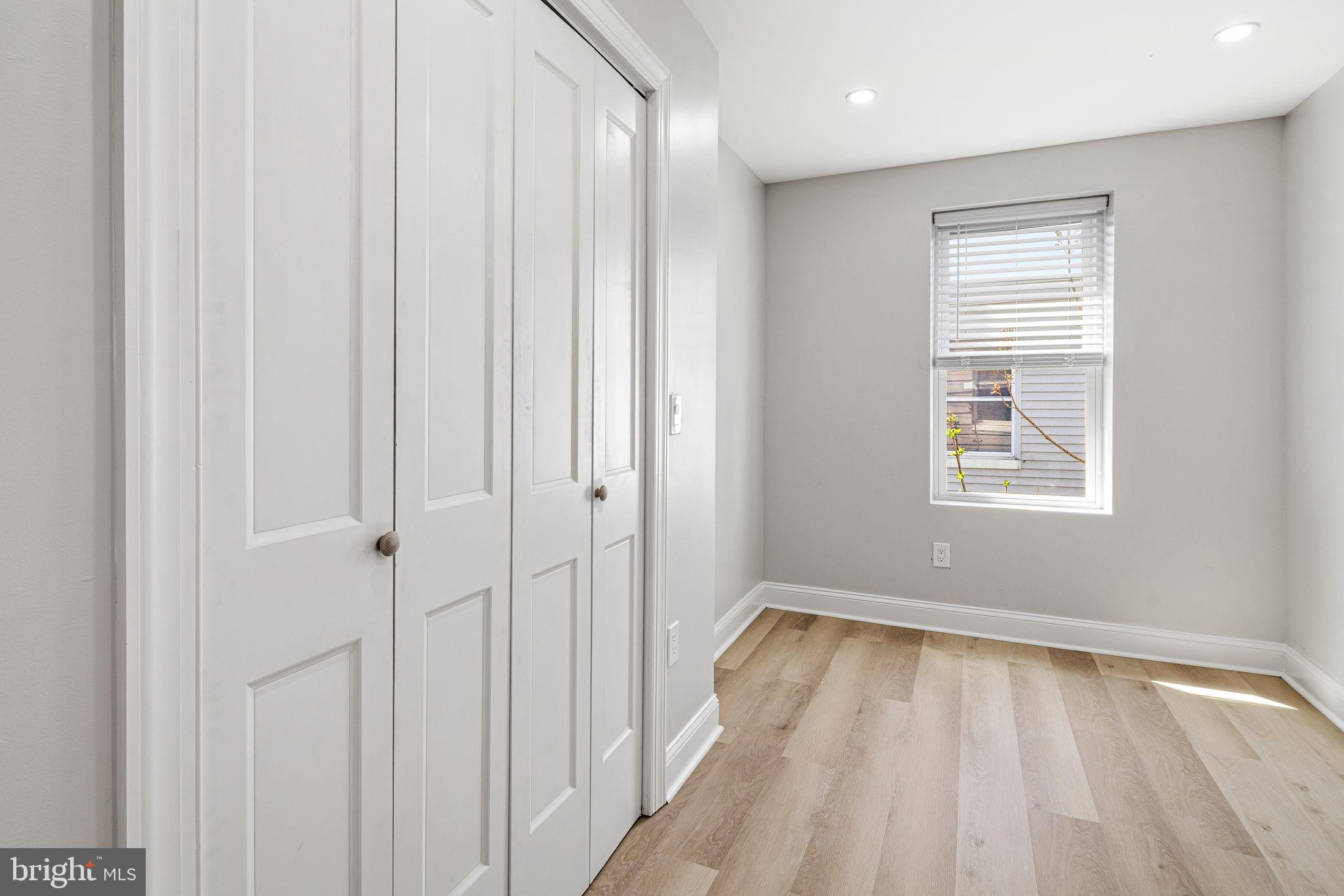 POINT BREEZE - Residential