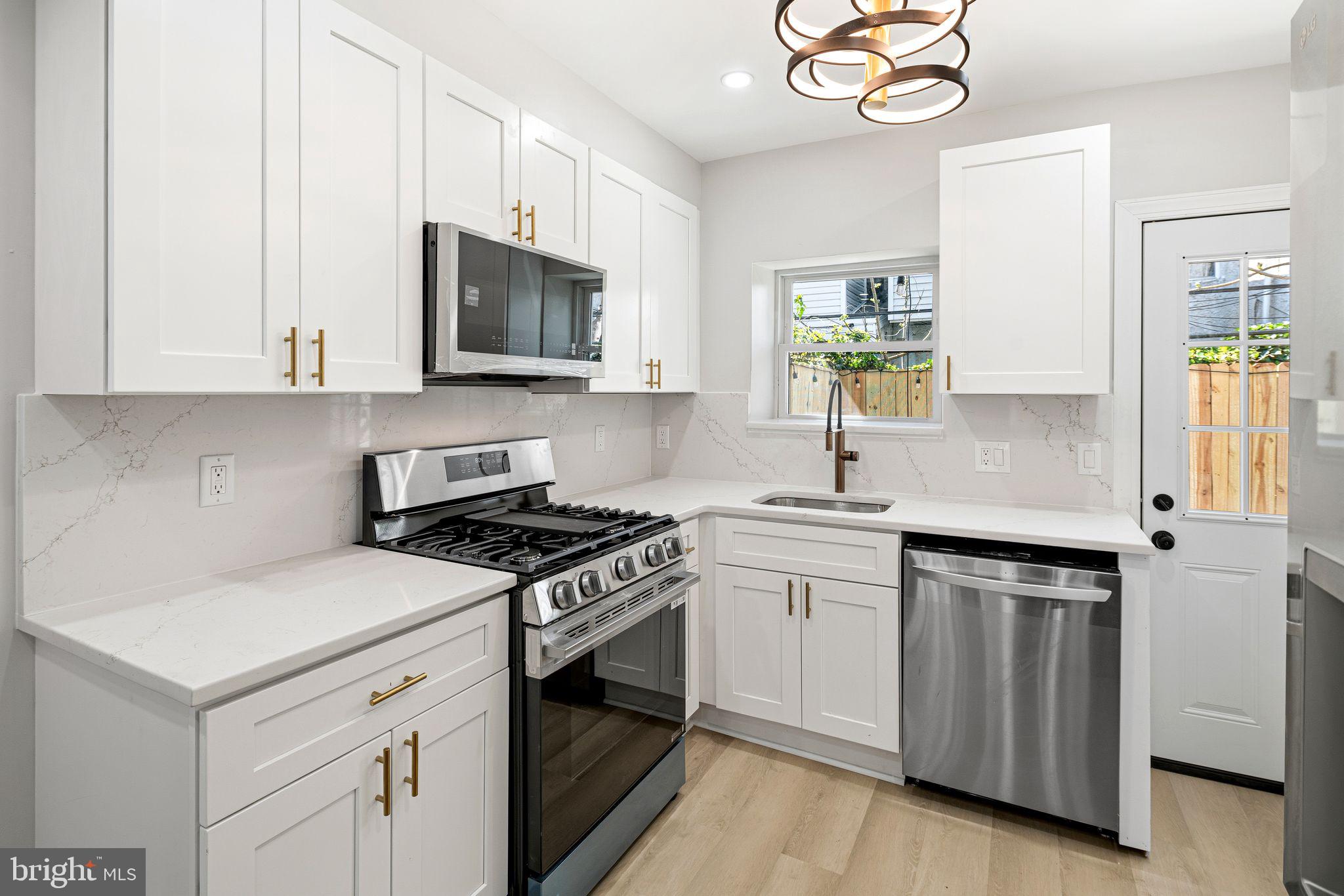 POINT BREEZE - Residential