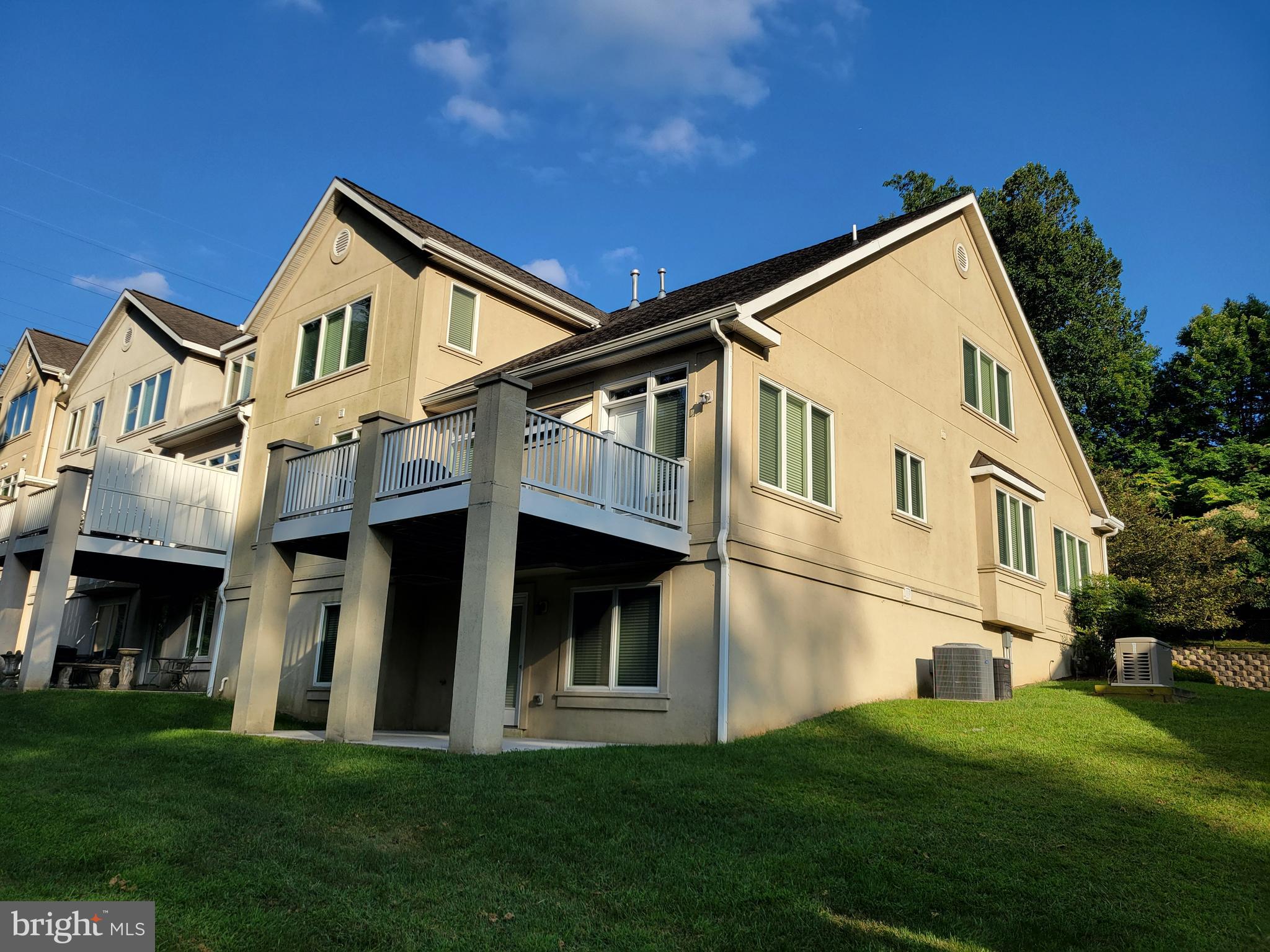6 LYDFORD COURT
