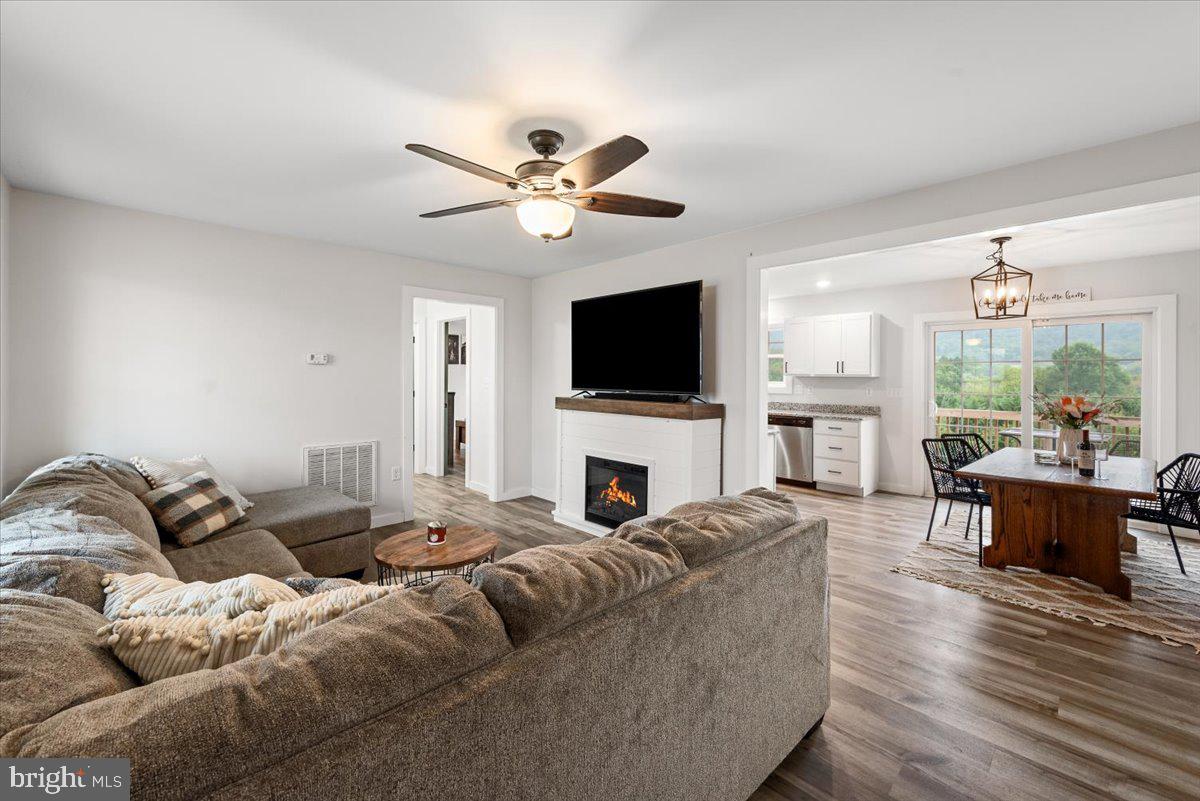 PEBBLE RIDGE - Residential