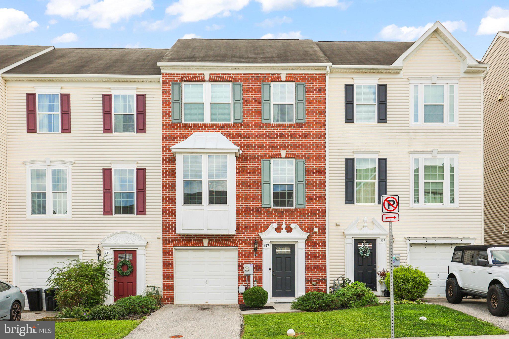 819 BLOSSOM DRIVE