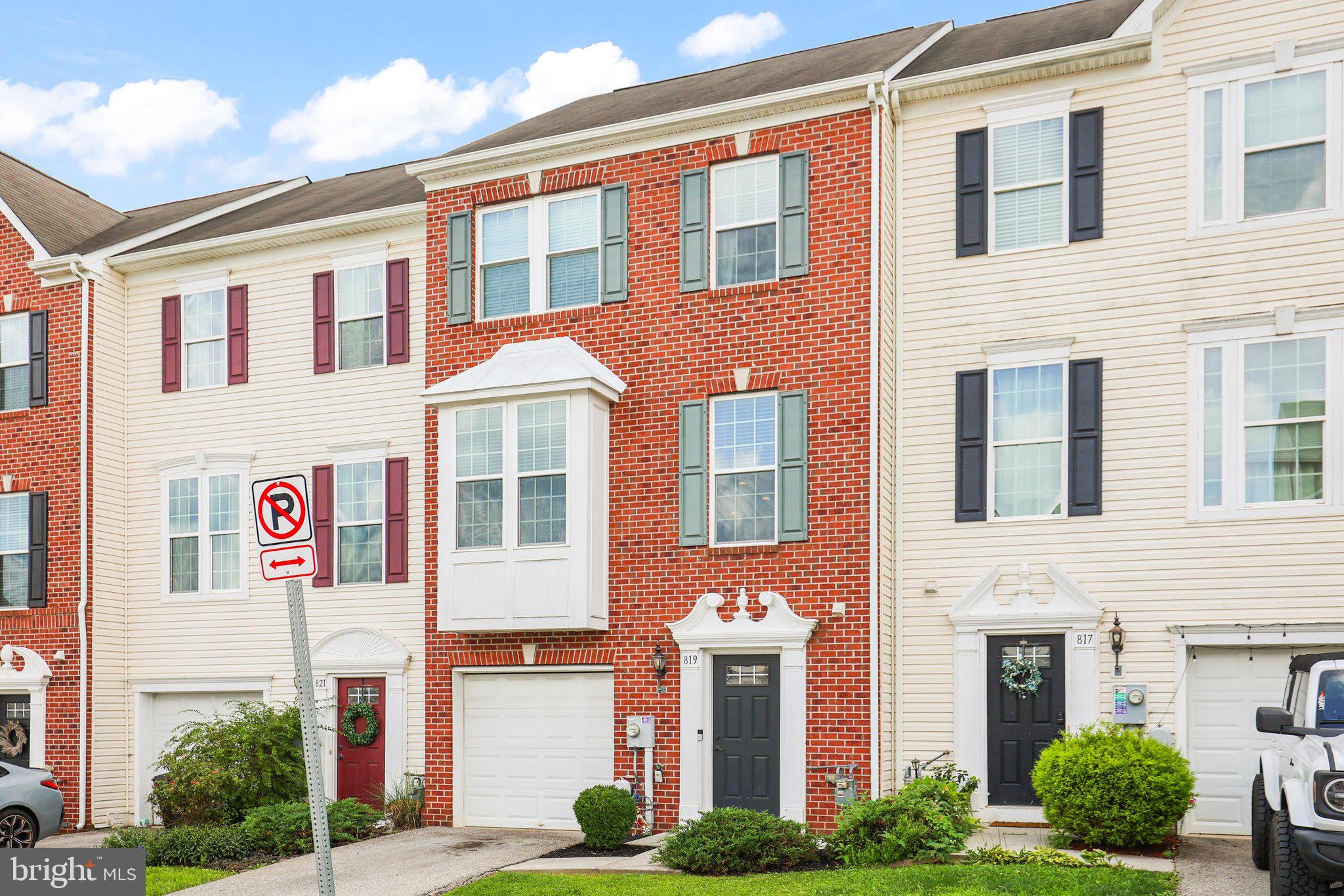 819 BLOSSOM DRIVE