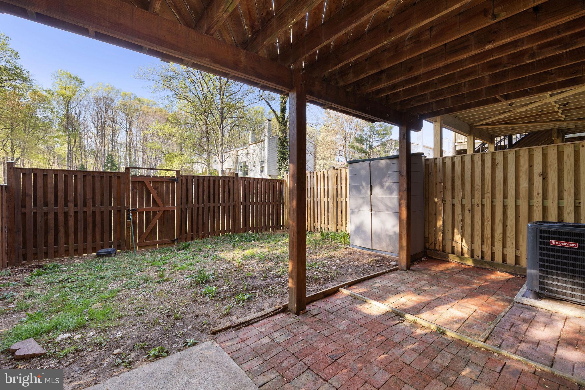 CIRCLE WOODS - Residential