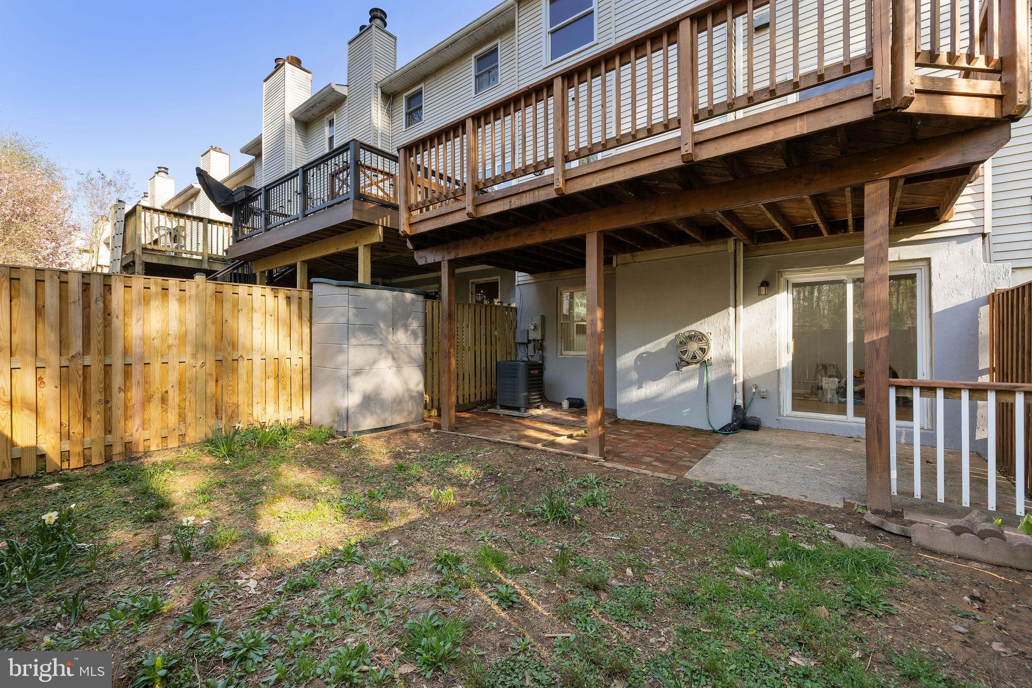 CIRCLE WOODS - Residential