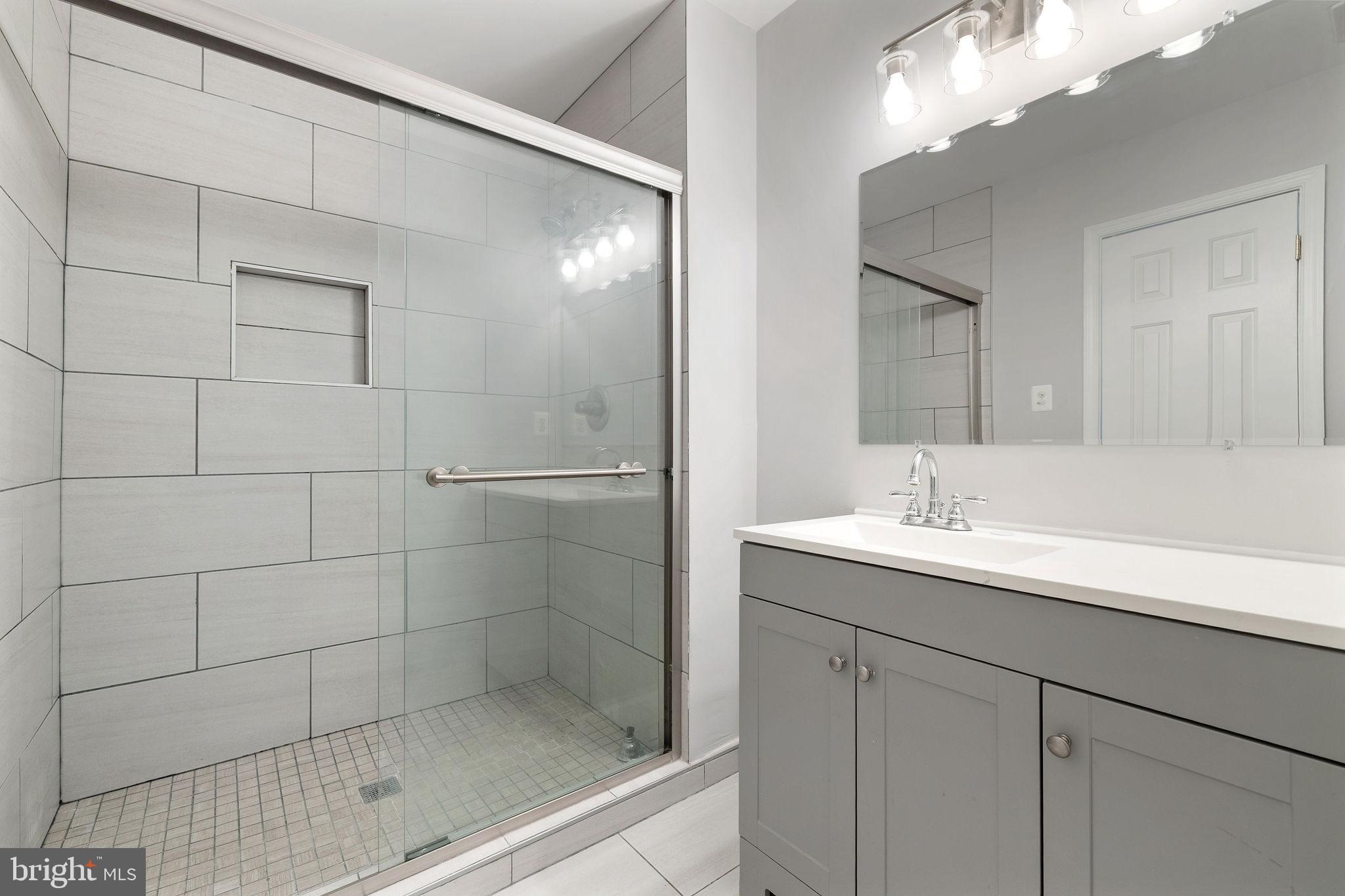 CIRCLE WOODS - Residential