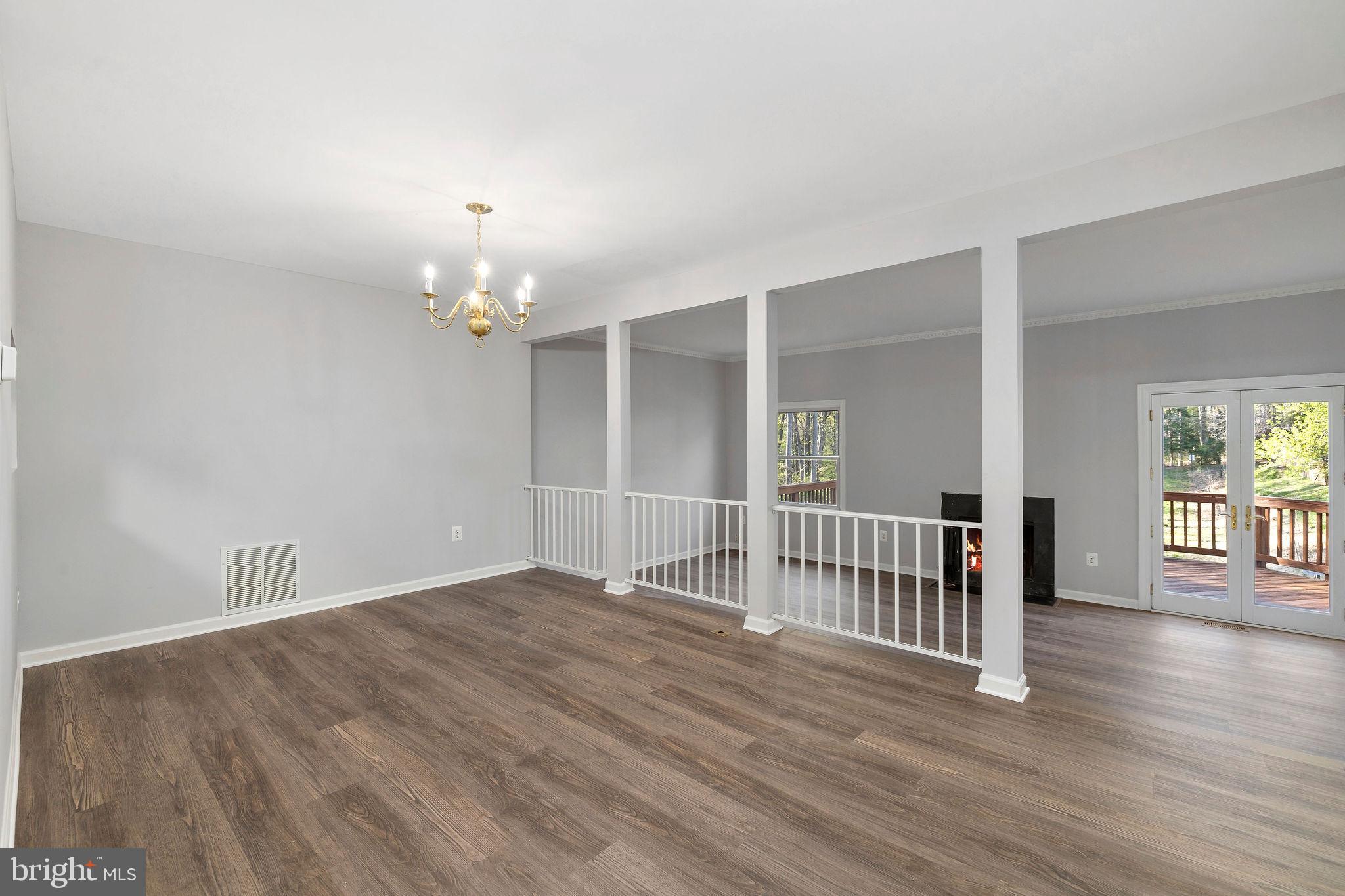 CIRCLE WOODS - Residential