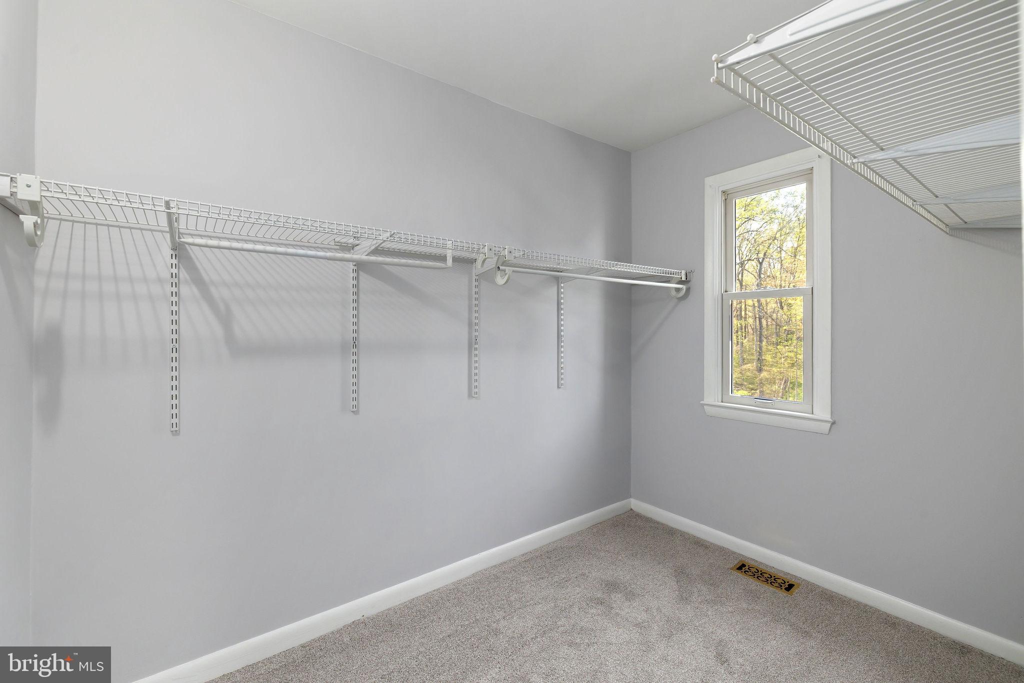 CIRCLE WOODS - Residential