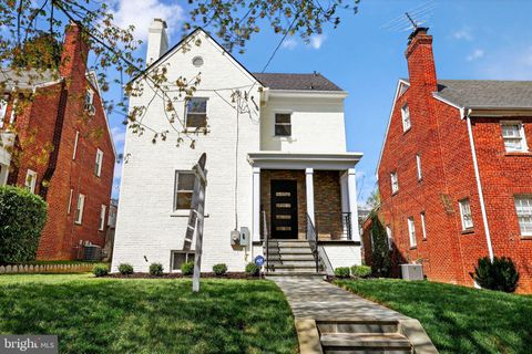 Photo of 1507 Underwood Street NW, WASHINGTON, DC 20012 (MLS # DCDC2254104)