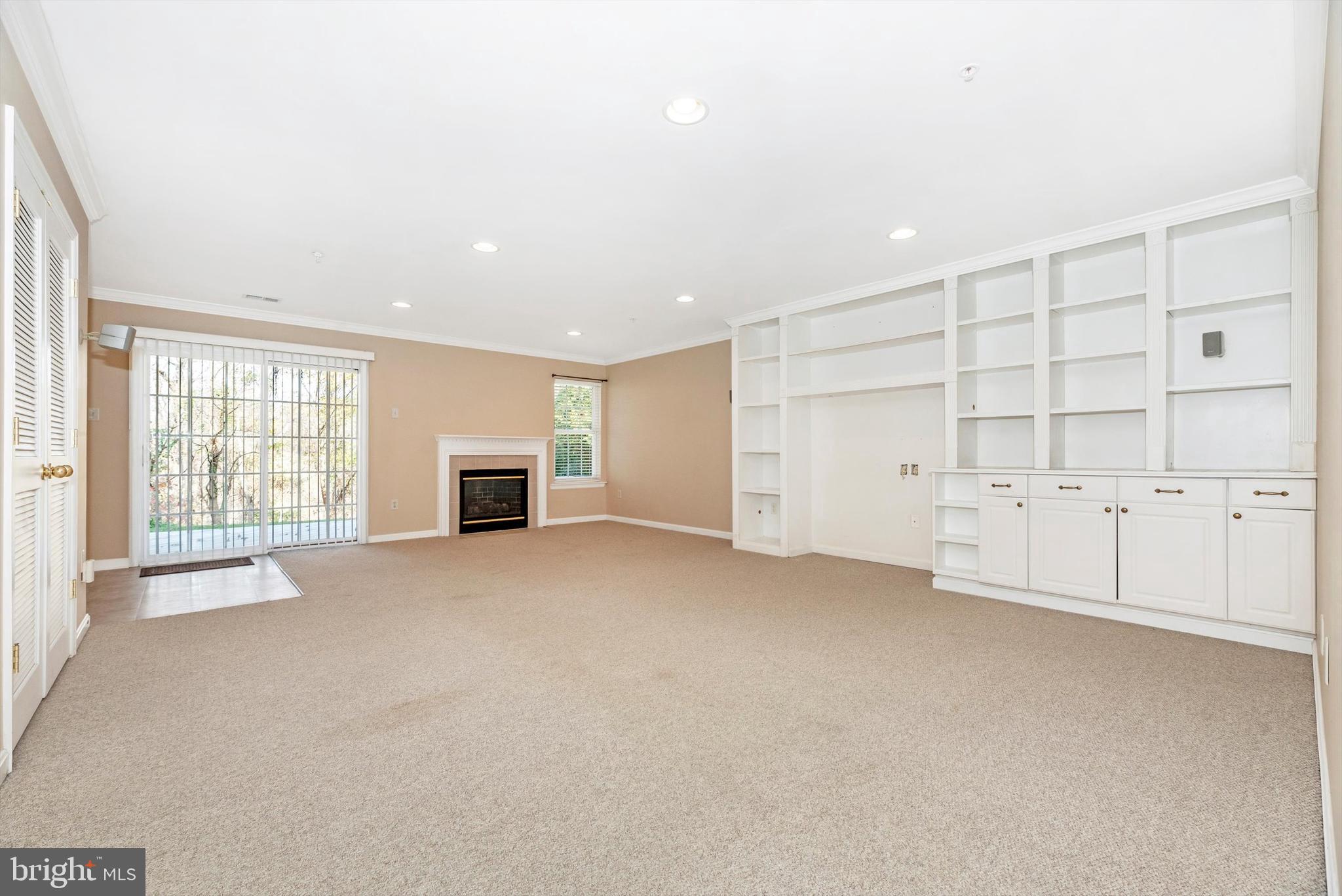 TWIN ARCH CROSSING - Residential