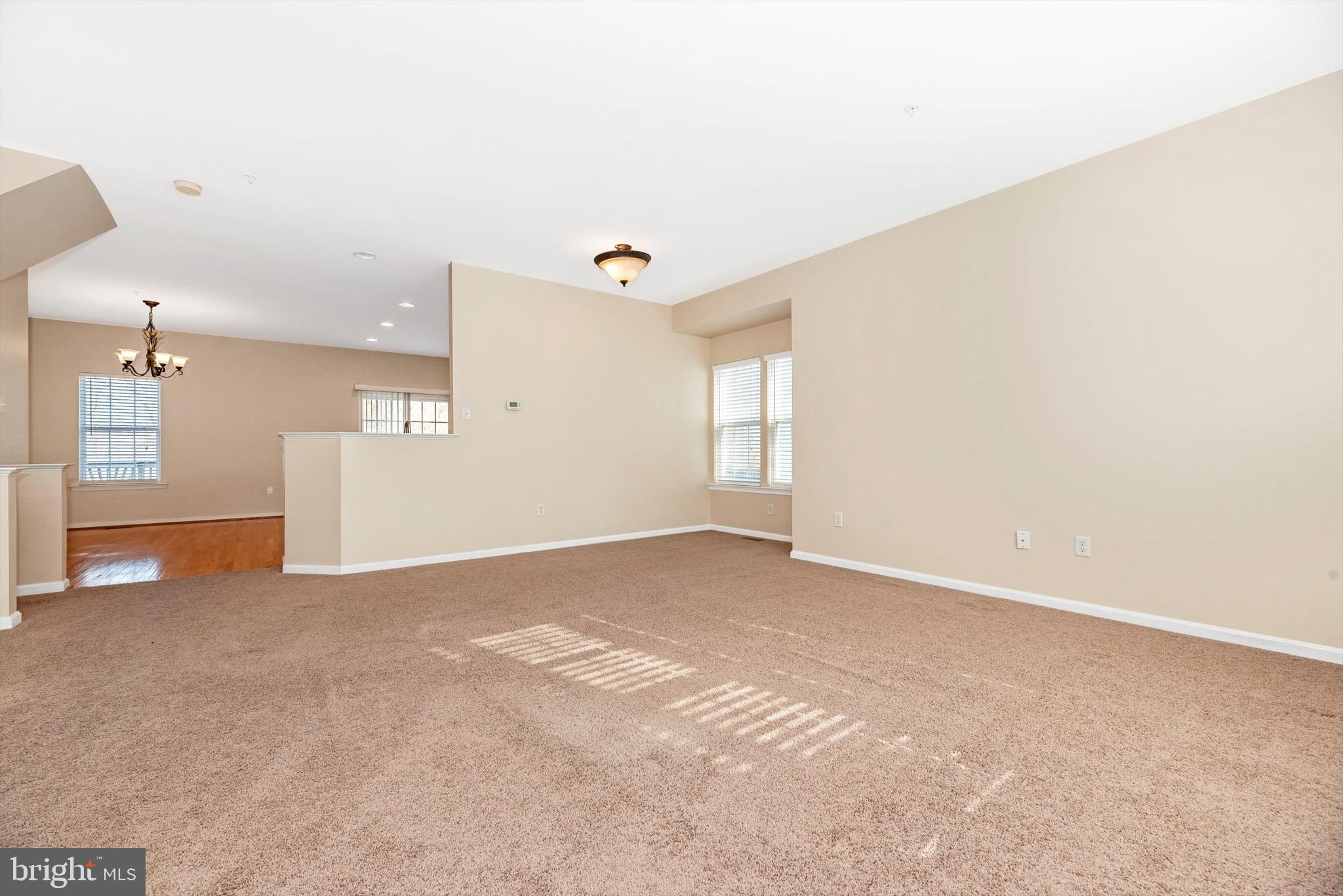 TWIN ARCH CROSSING - Residential