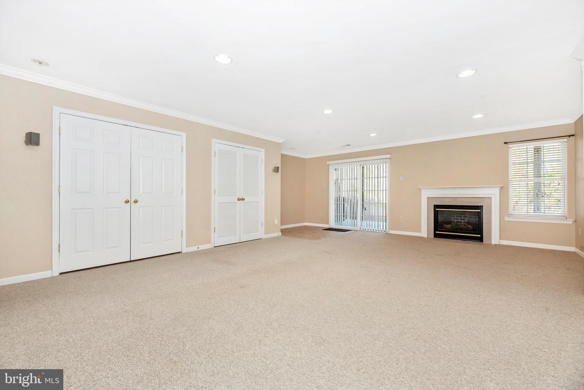 TWIN ARCH CROSSING - Residential