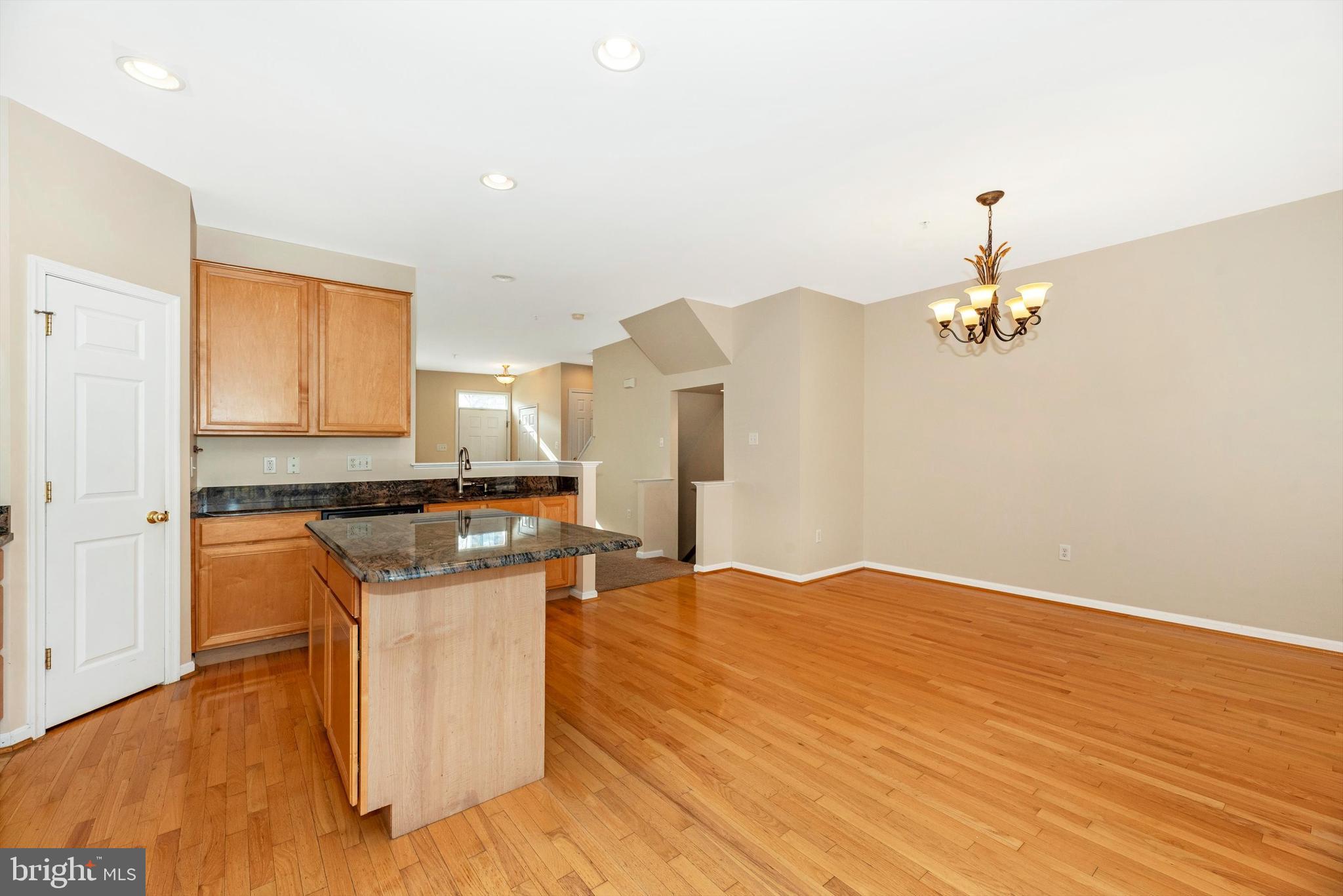 TWIN ARCH CROSSING - Residential