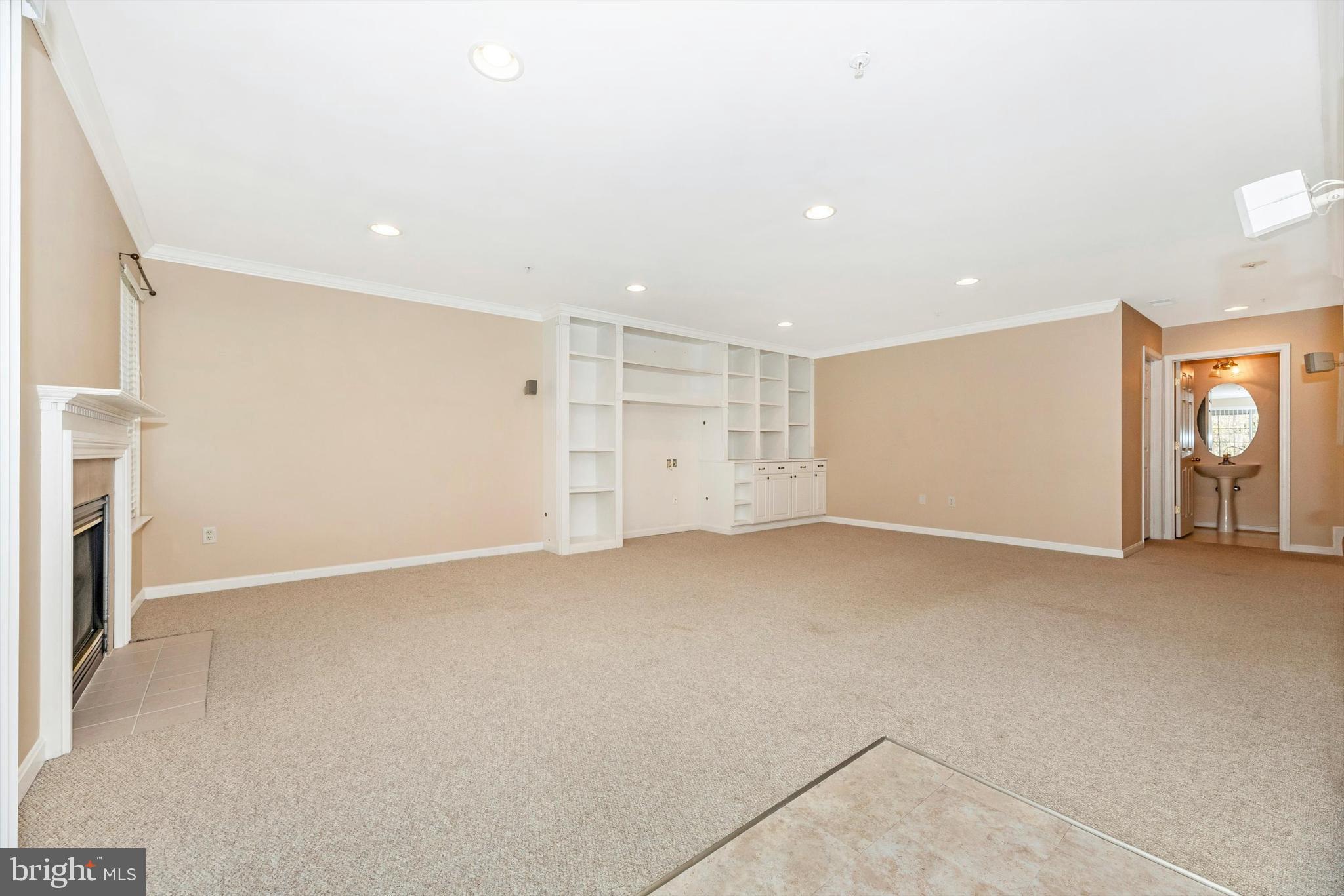 TWIN ARCH CROSSING - Residential