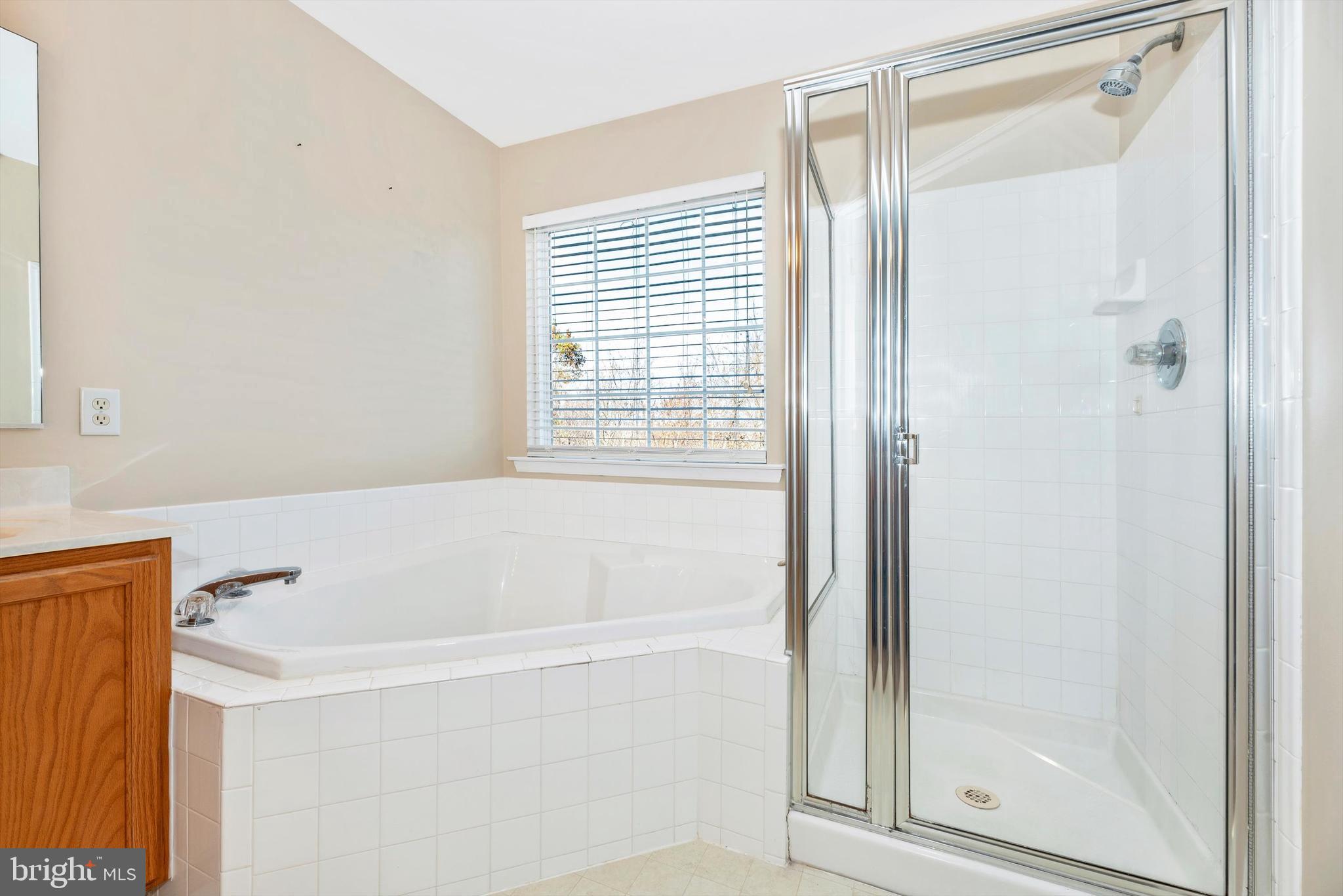 TWIN ARCH CROSSING - Residential