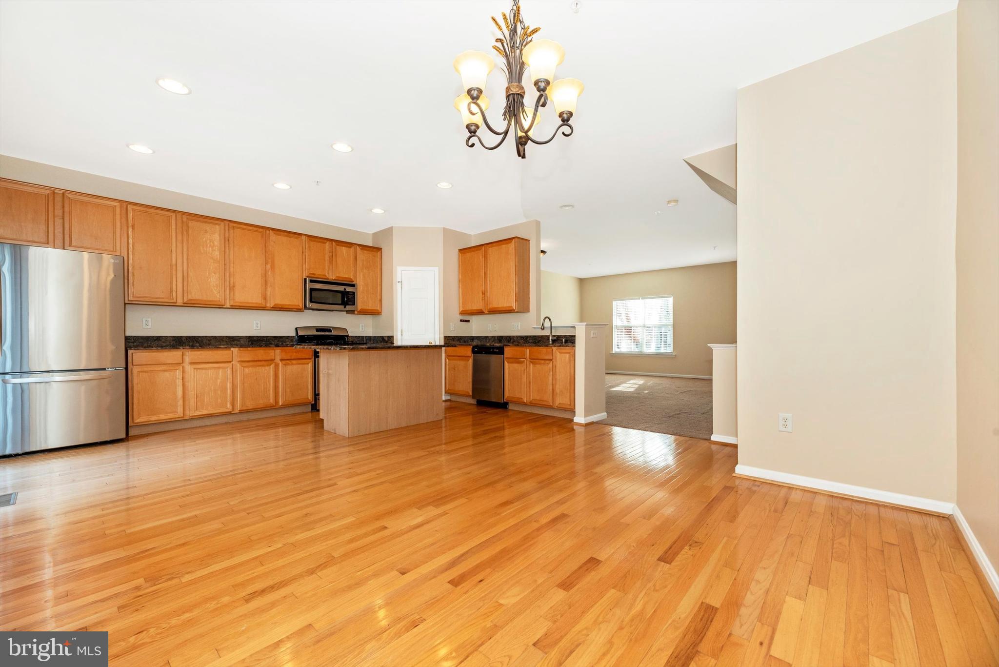 TWIN ARCH CROSSING - Residential