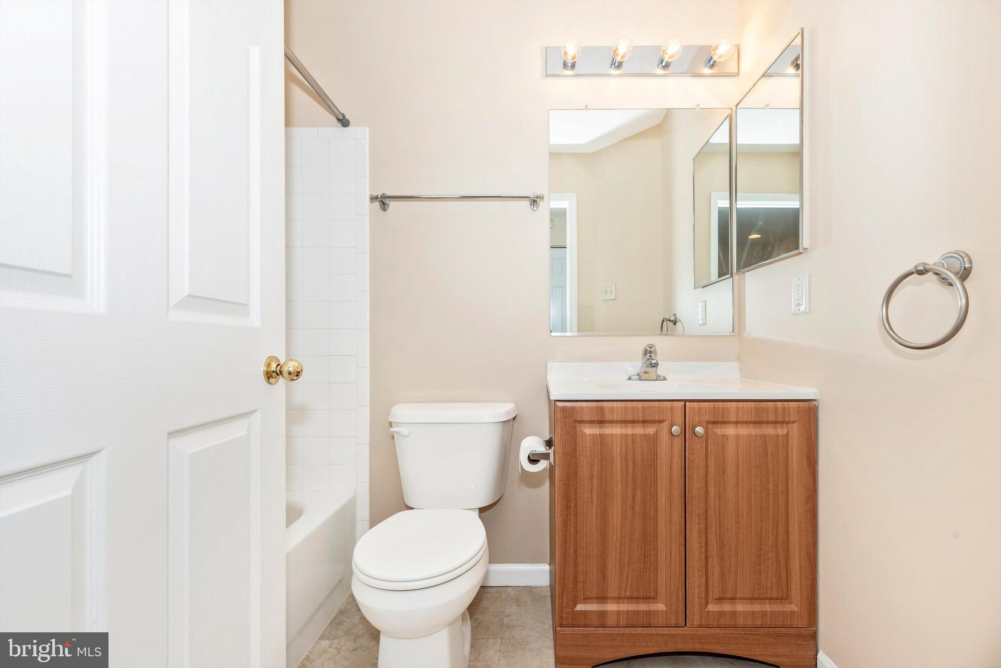 TWIN ARCH CROSSING - Residential