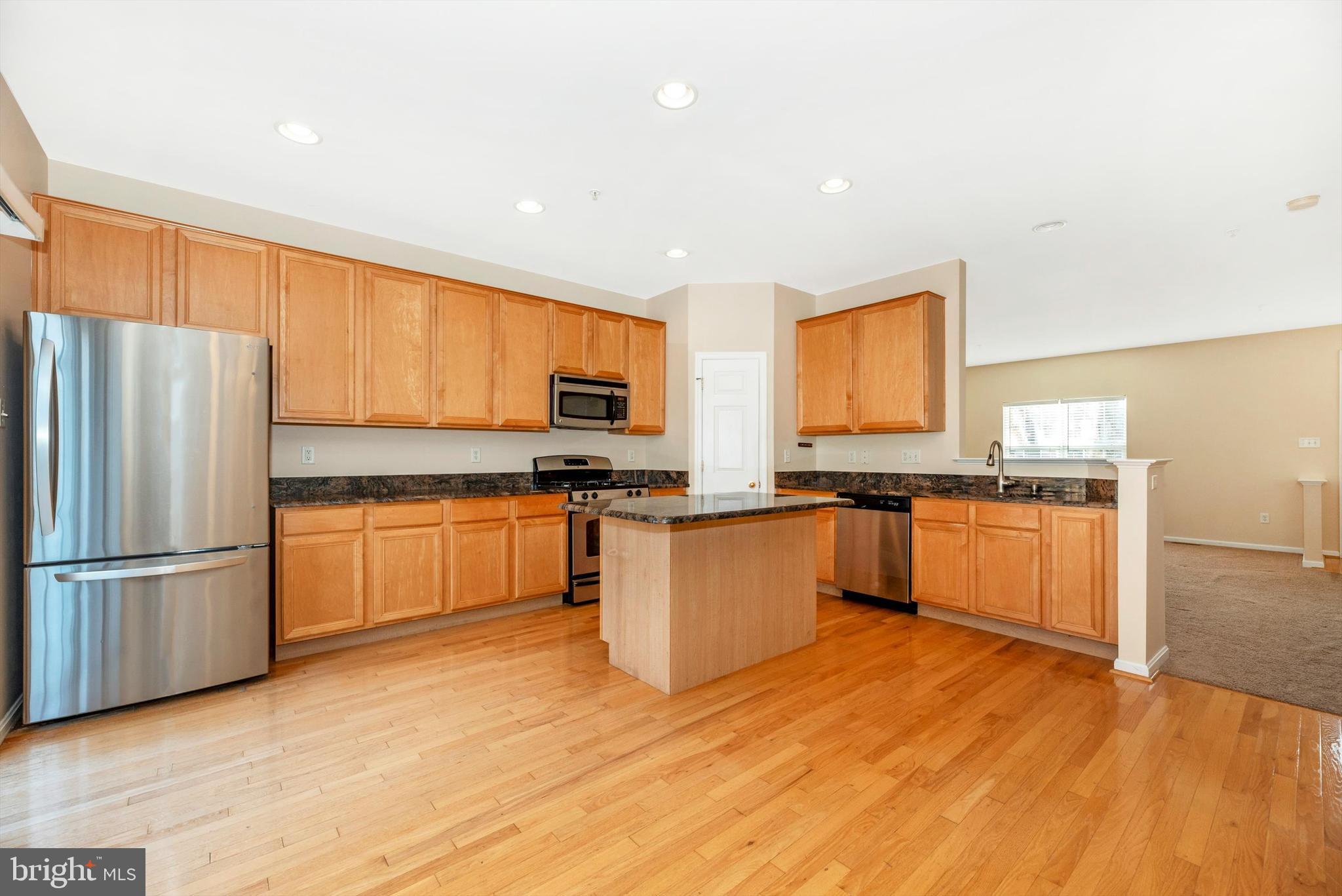 TWIN ARCH CROSSING - Residential