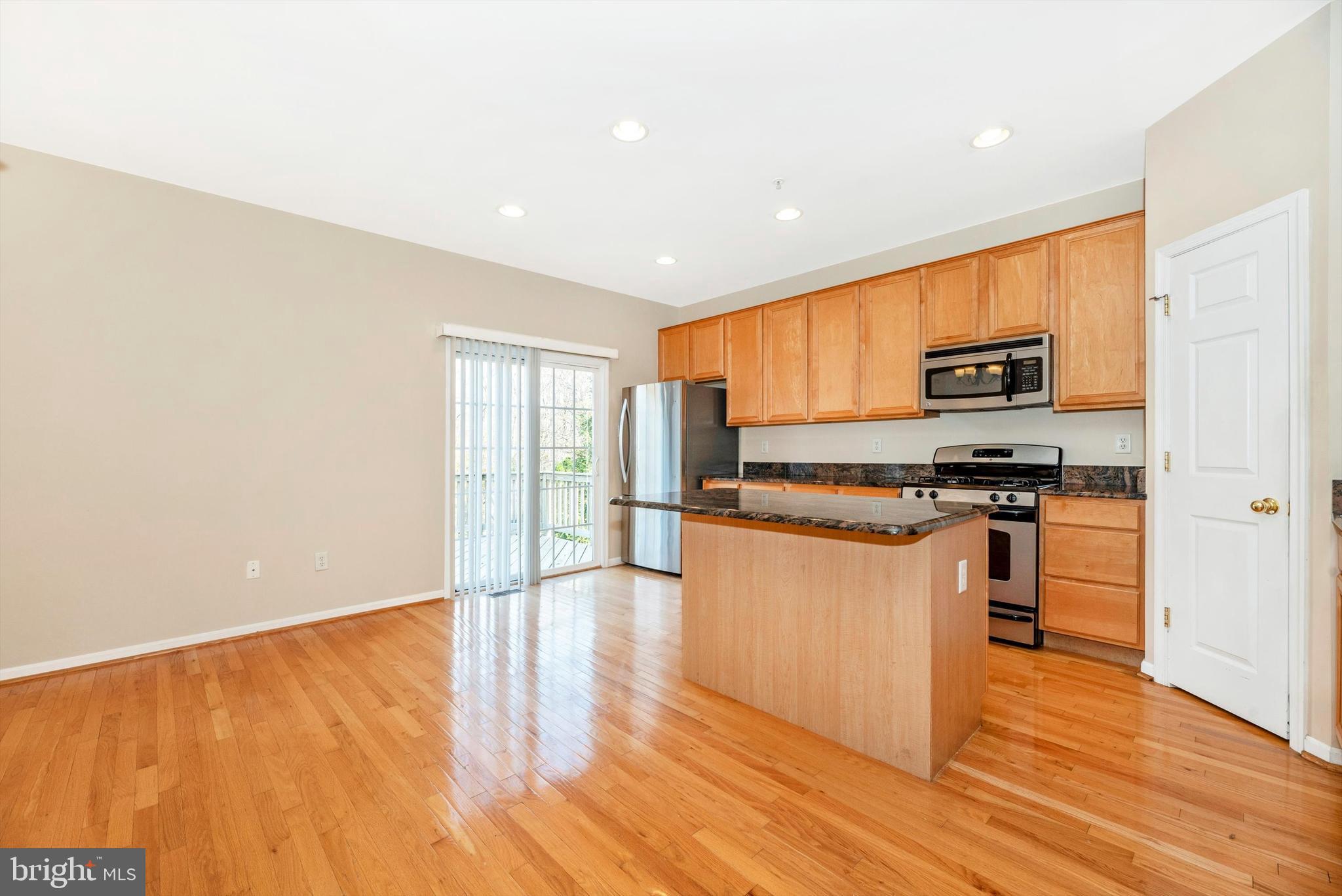 TWIN ARCH CROSSING - Residential